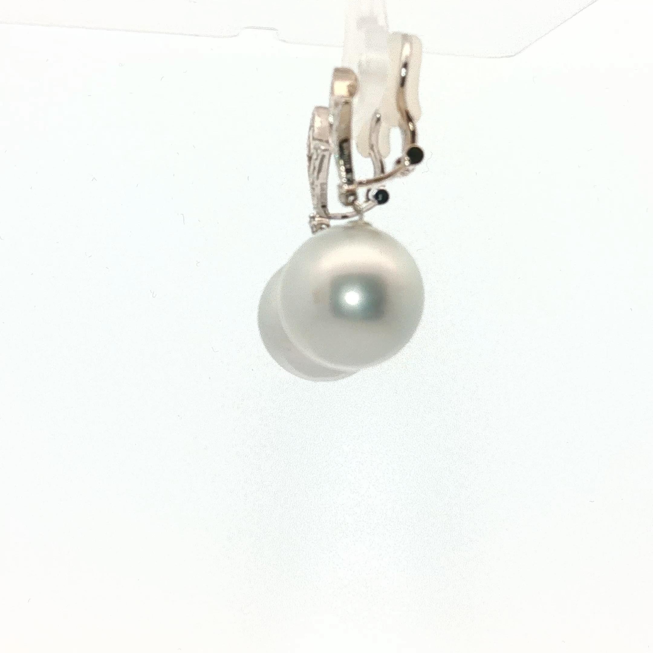 18K White Gold 14.5mm Silver Tahitian South Sea Pearl & Diamond Drop Earrings in vendita 2
