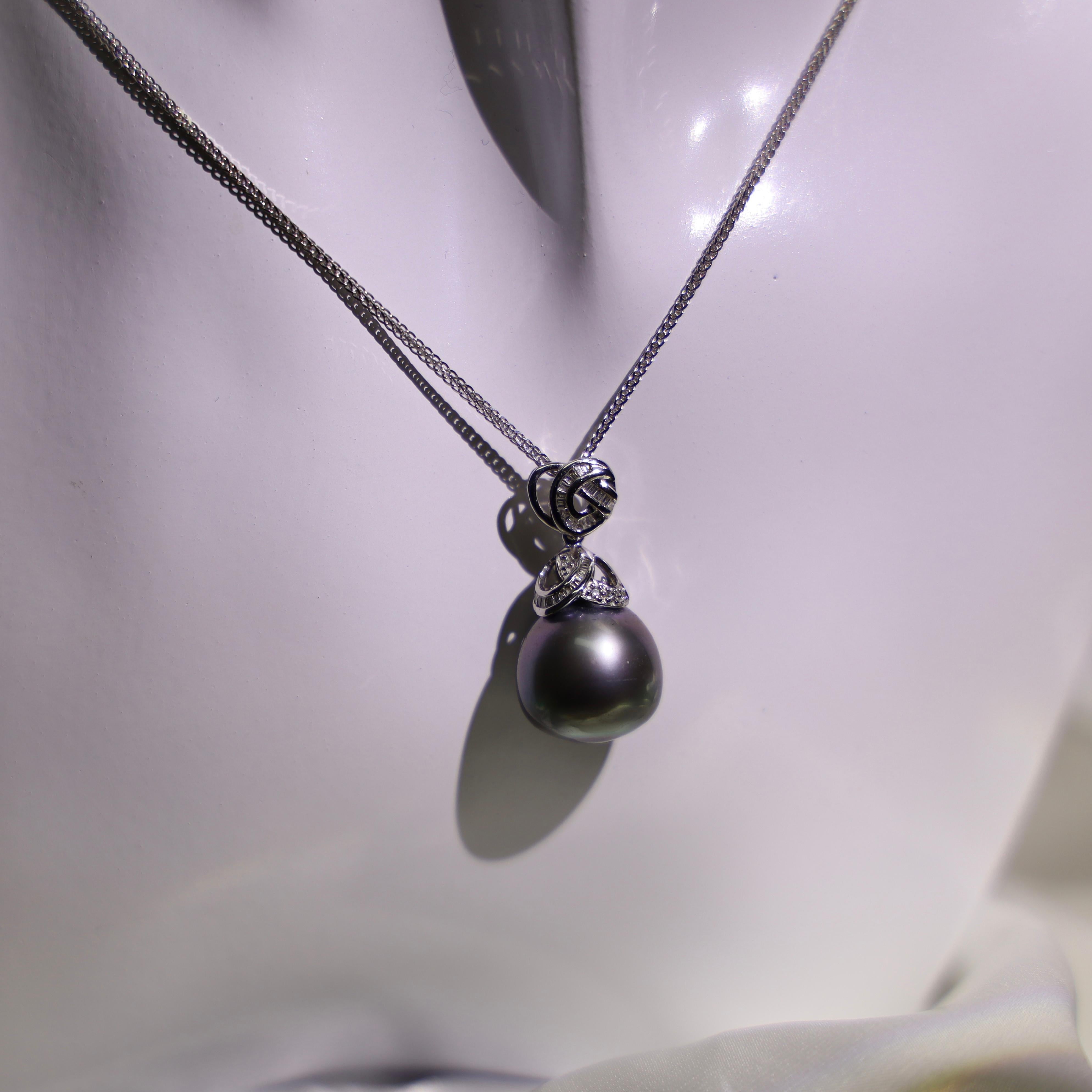 Collar de oro blanco de 18 quilates con perla de Tahití de 14,5 mm y diamantes en Nuevo estado para la venta en Kowloon, HK