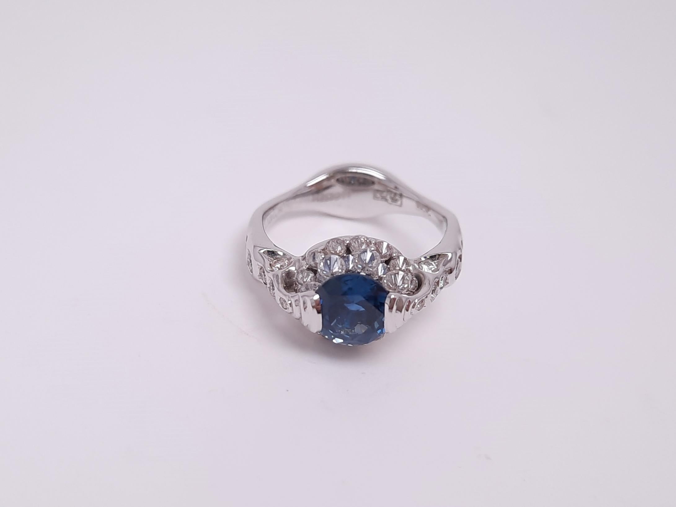 Sapphire has rich colour variations as mysterious northern light. Rainbow in the day, aurora borealis in the night. A gem and natural phenomenon miracle resonate to create a magnificent harmony in the 