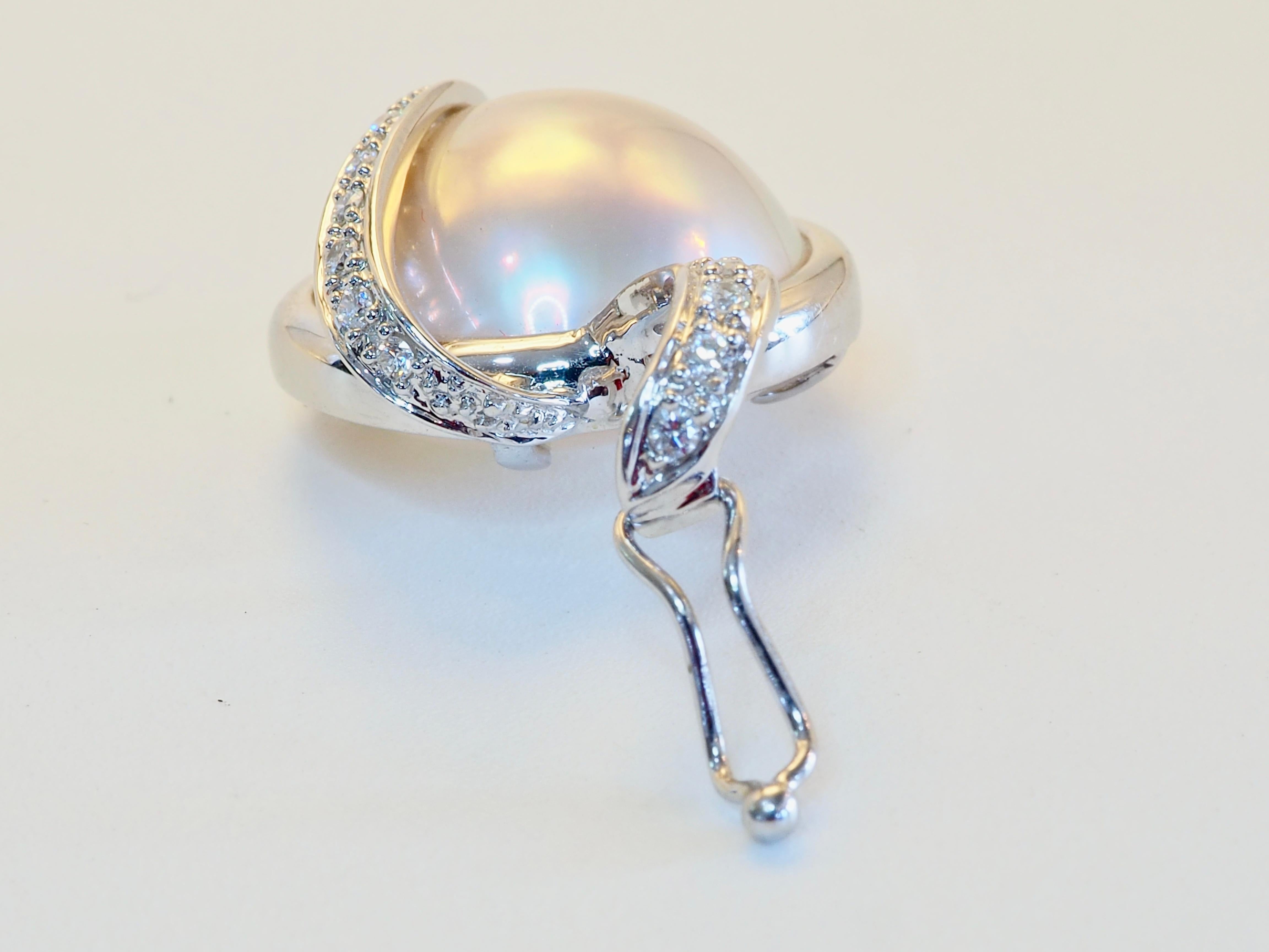 Pendentif rehausseur en or blanc 18K perle Mabe 14mm et diamant 0.14ct Unisexe en vente