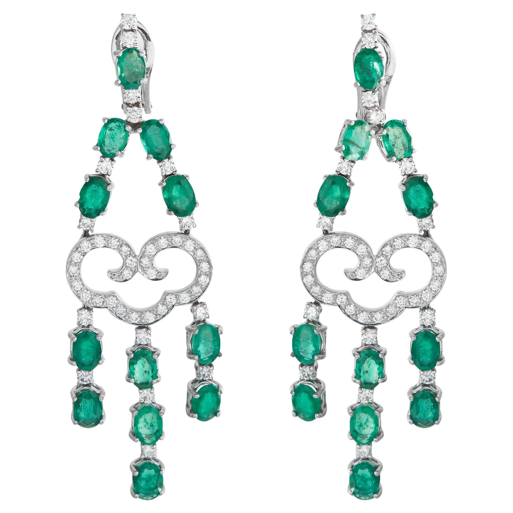 18K White Gold 1.50ct Diamond and Emerald Dangle Earrings MF21-012926 For Sale
