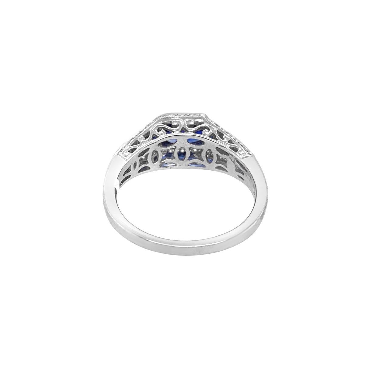 18 Karat White Gold 1.50 Carat Sapphire and Diamond Ring In New Condition For Sale In New York, NY