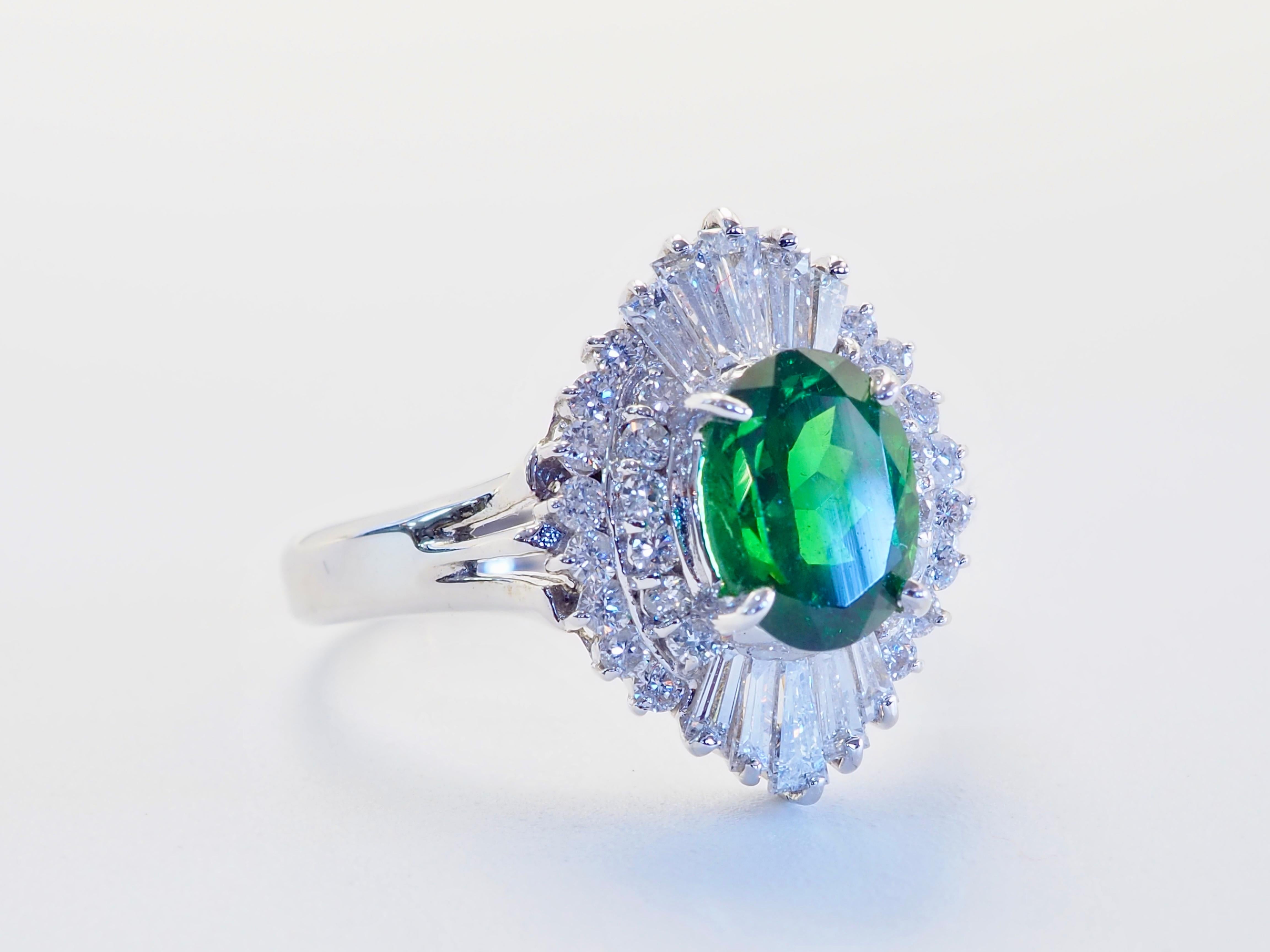 Anello Ballerina in oro bianco 18 carati con tsavorite ovale verde vivo da 1,51 carati e diamante da 0,62 carati In condizioni Nuovo in vendita a เกาะสมุย, TH