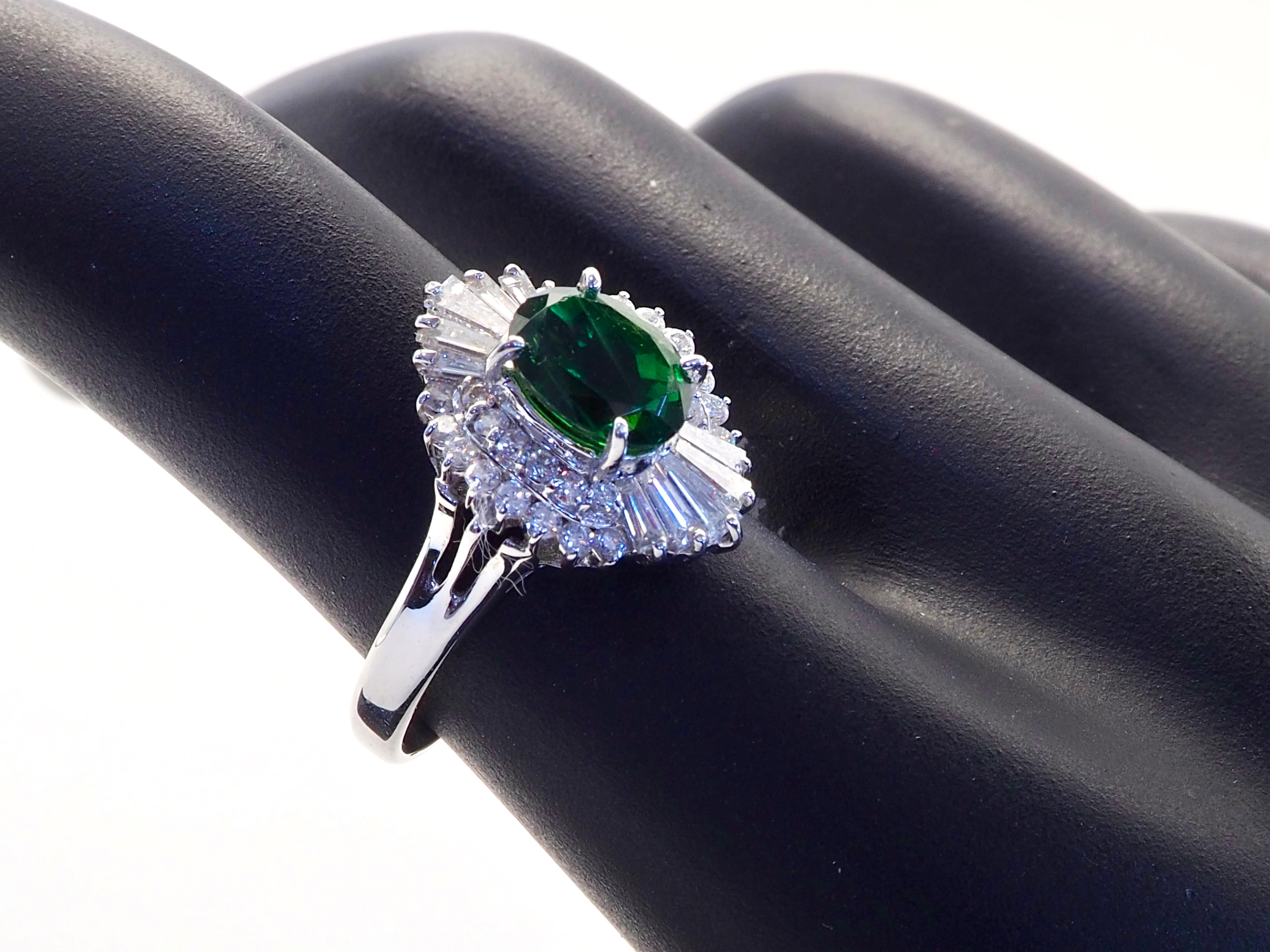 Anello Ballerina in oro bianco 18 carati con tsavorite ovale verde vivo da 1,51 carati e diamante da 0,62 carati in vendita 4
