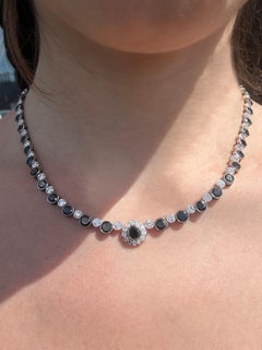Collana in oro bianco 18K con diamanti neri da 15,22 carati e bianchi da 6,34 carati