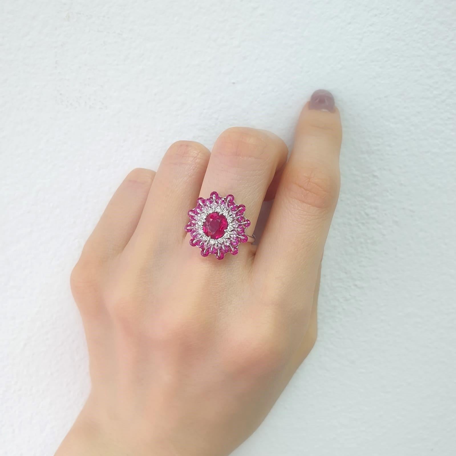 18 Karat Weißgold 1,52 Karat unbehandelter Rubin Design Ring von MOISEIKIN im Zustand „Neu“ im Angebot in Hong Kong, HK