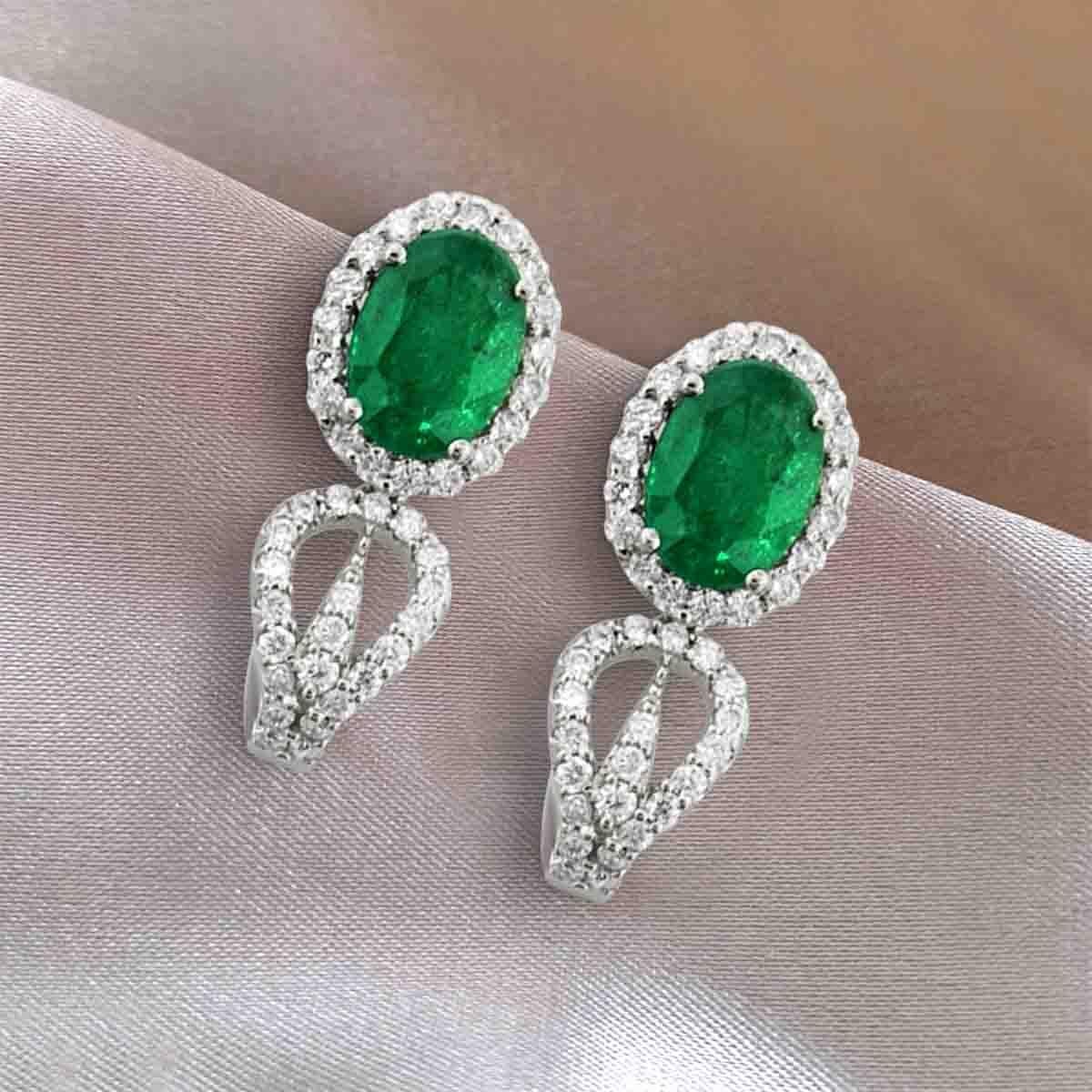 18K White Gold 1.52cts Emerald and Diamond Earring. Style# TS1023E In New Condition In New York, NY