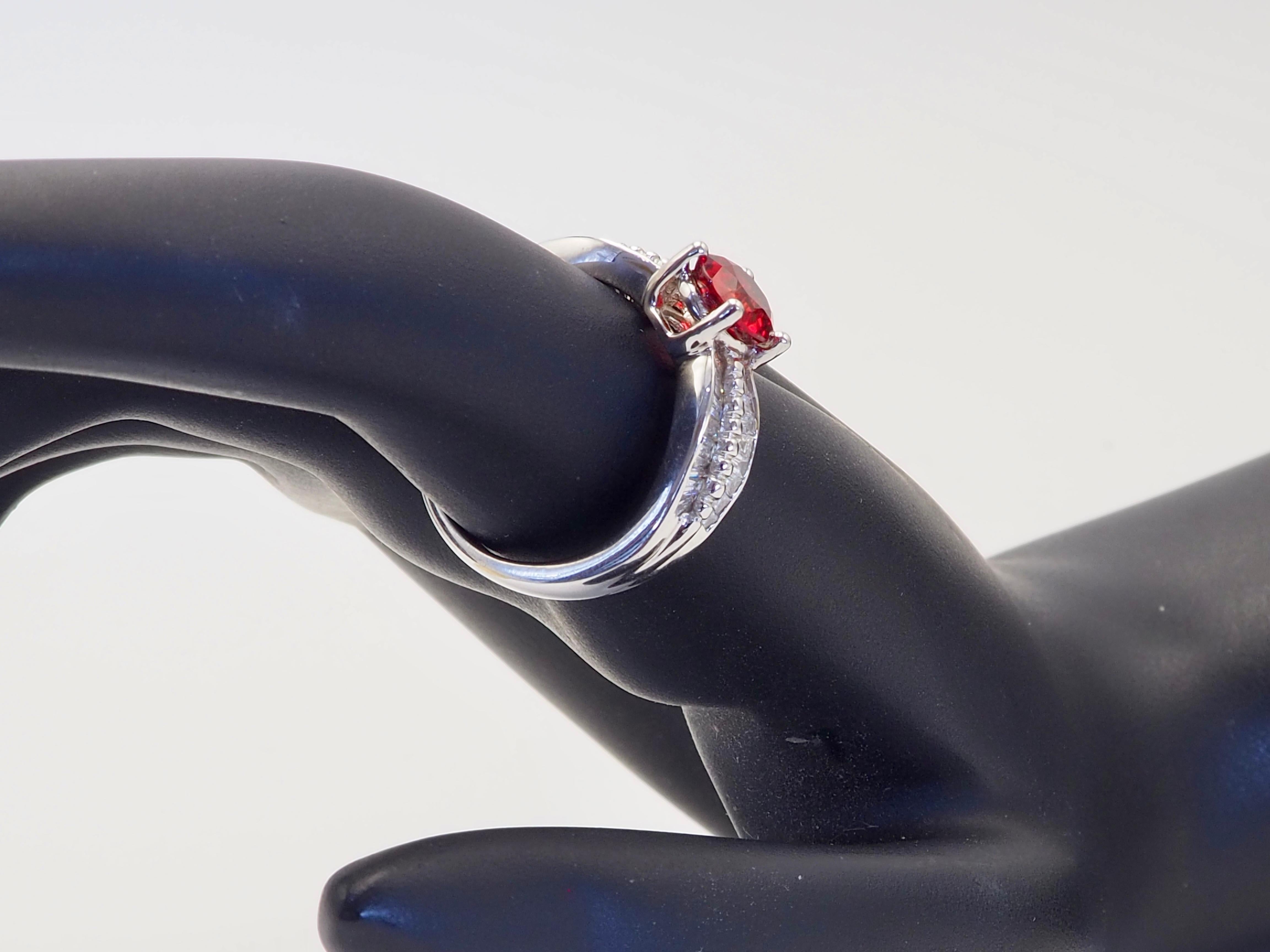 18K White Gold 1.55ct Sparkling Orange Sapphire & 0.55ct Baguette Diamond Ring For Sale 5