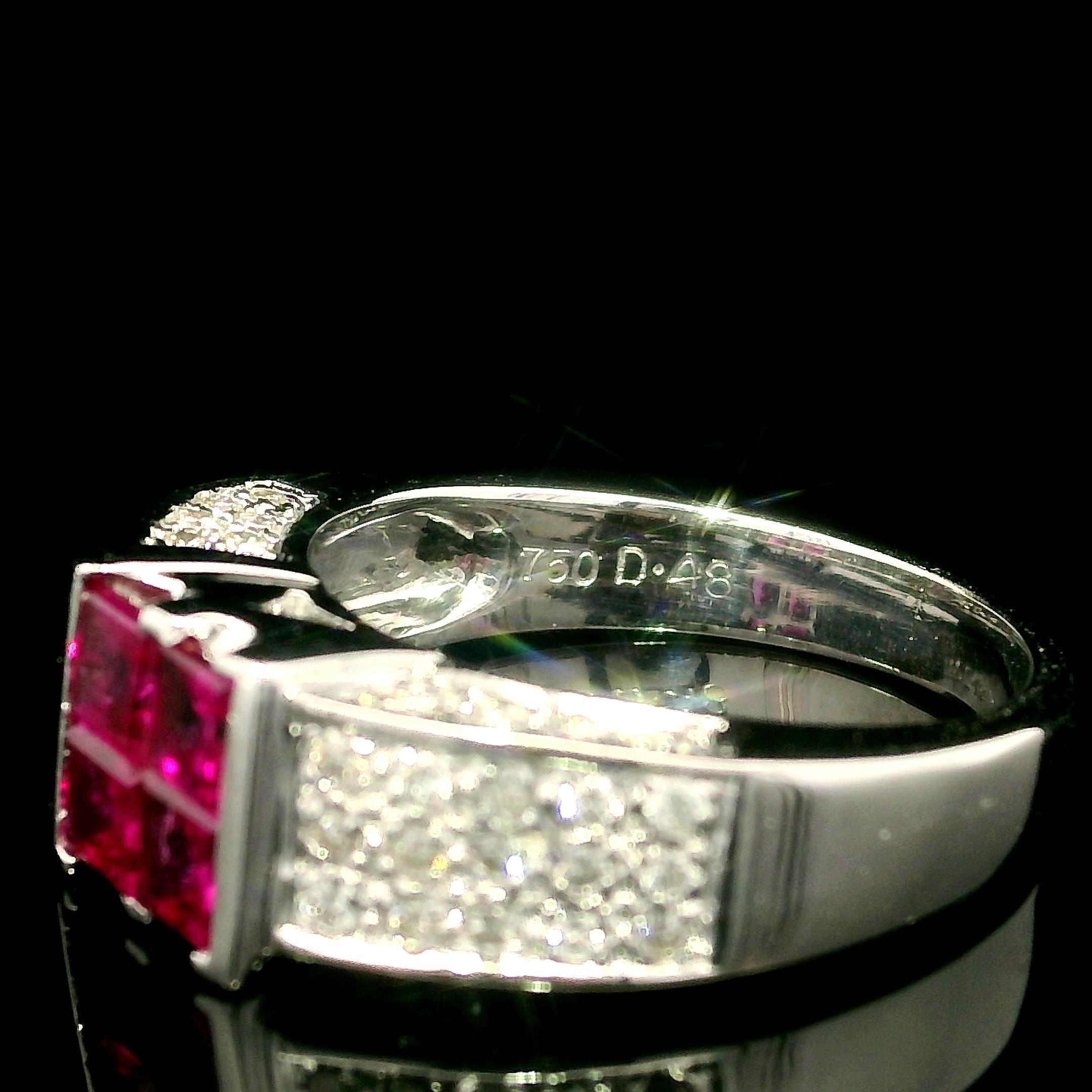 -Pierre(s) : -
(4) Rubis véritables naturels - taille carrée - Illusion Channel Set - couleur rouge vif - ressemble à un solitaire - 1.09ctw (exact)
Nombreux diamants naturels authentiques - taille ronde brillante - serti clos - belle couleur