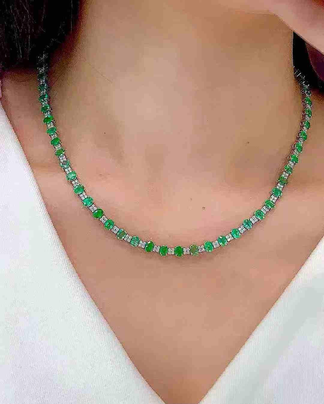 18K White Gold 15ct Emerald Diamond Tennis Necklace
