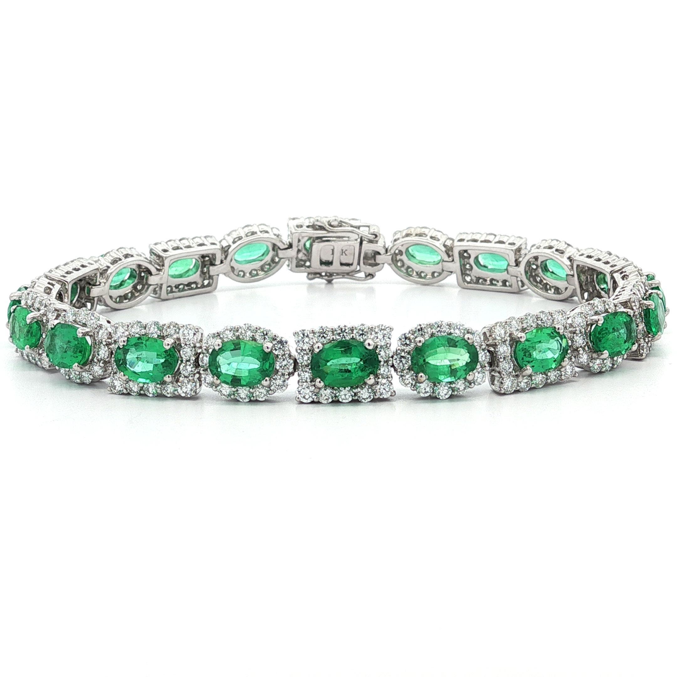 Pulsera de eslabones con diamantes y esmeralda verde brillante de 15 ct de oro blanco de 18k en venta 10