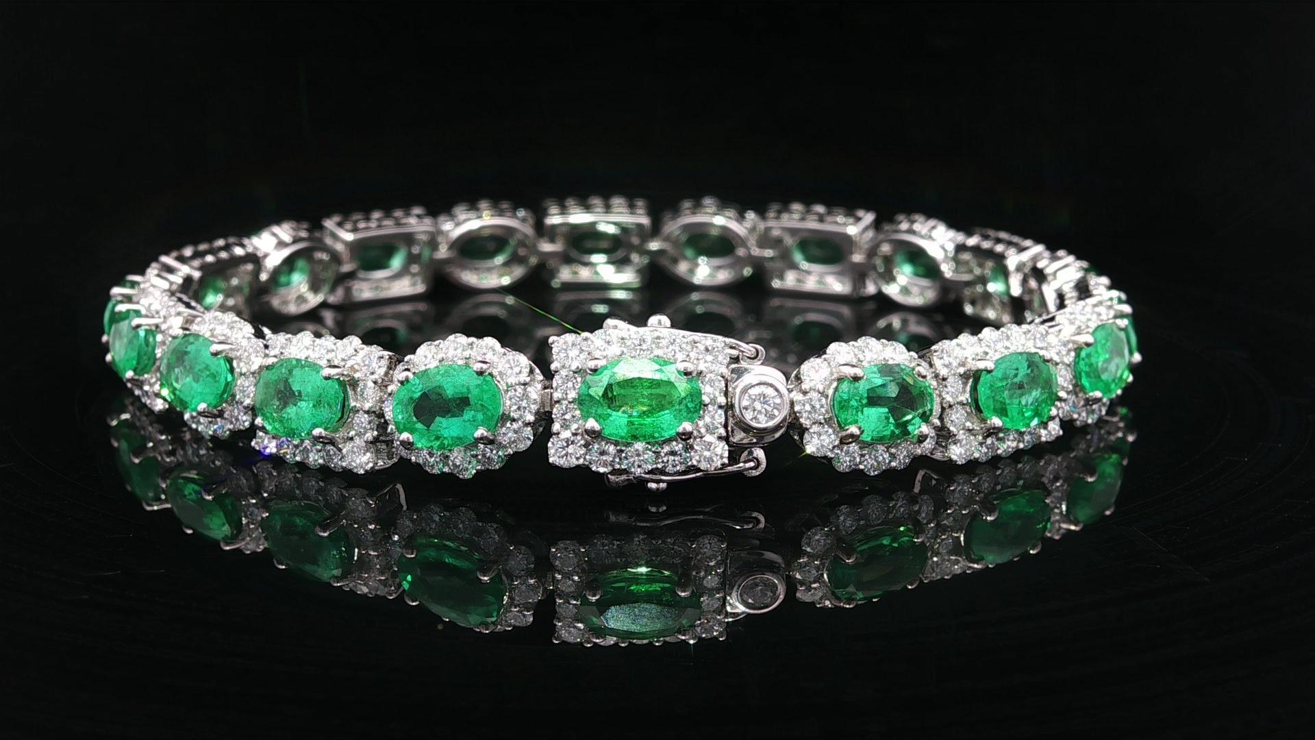 Pulsera de eslabones con diamantes y esmeralda verde brillante de 15 ct de oro blanco de 18k en venta 2