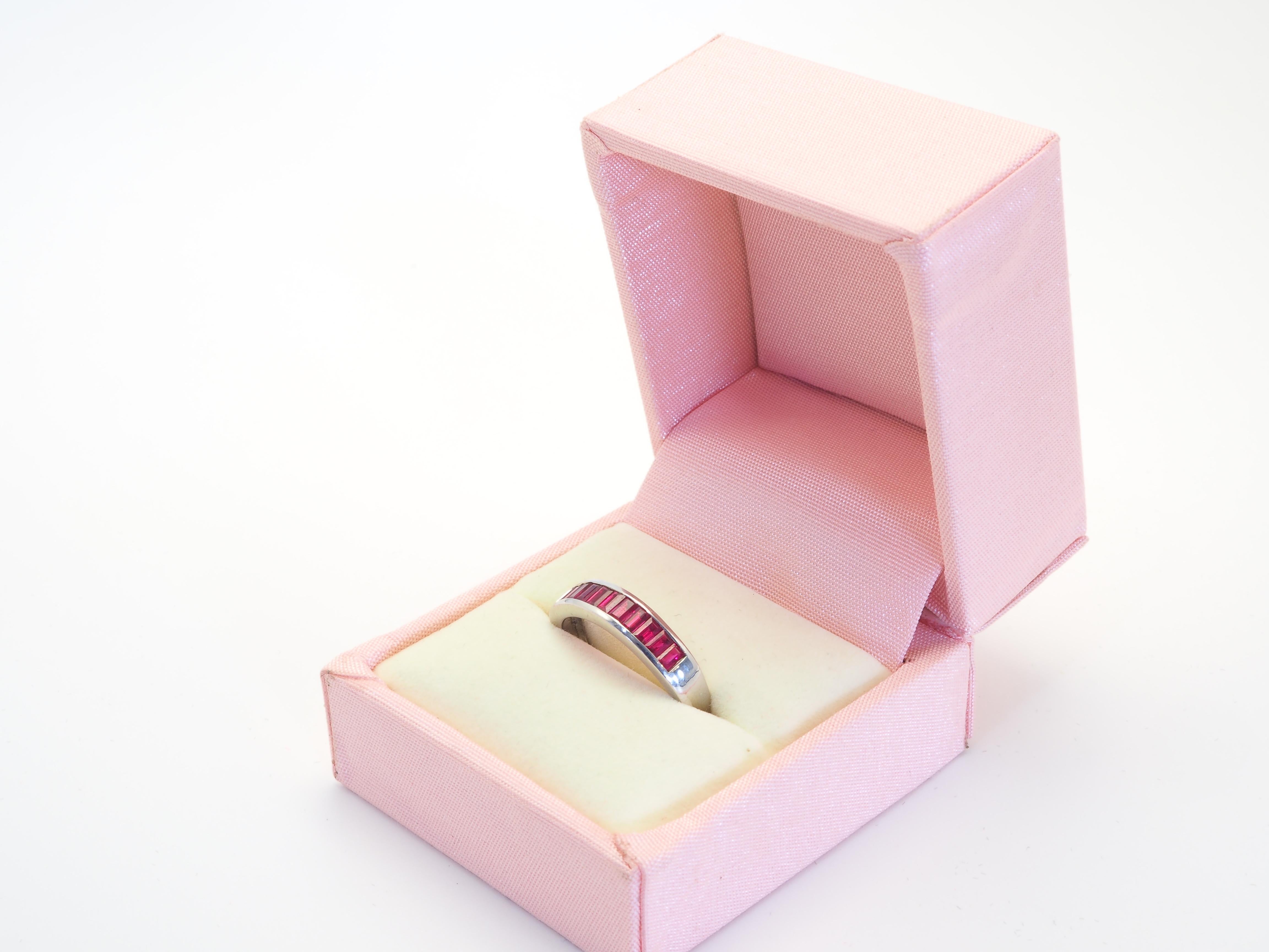 18K White Gold 1.60ct Baguette Ruby Band Ring For Sale 2