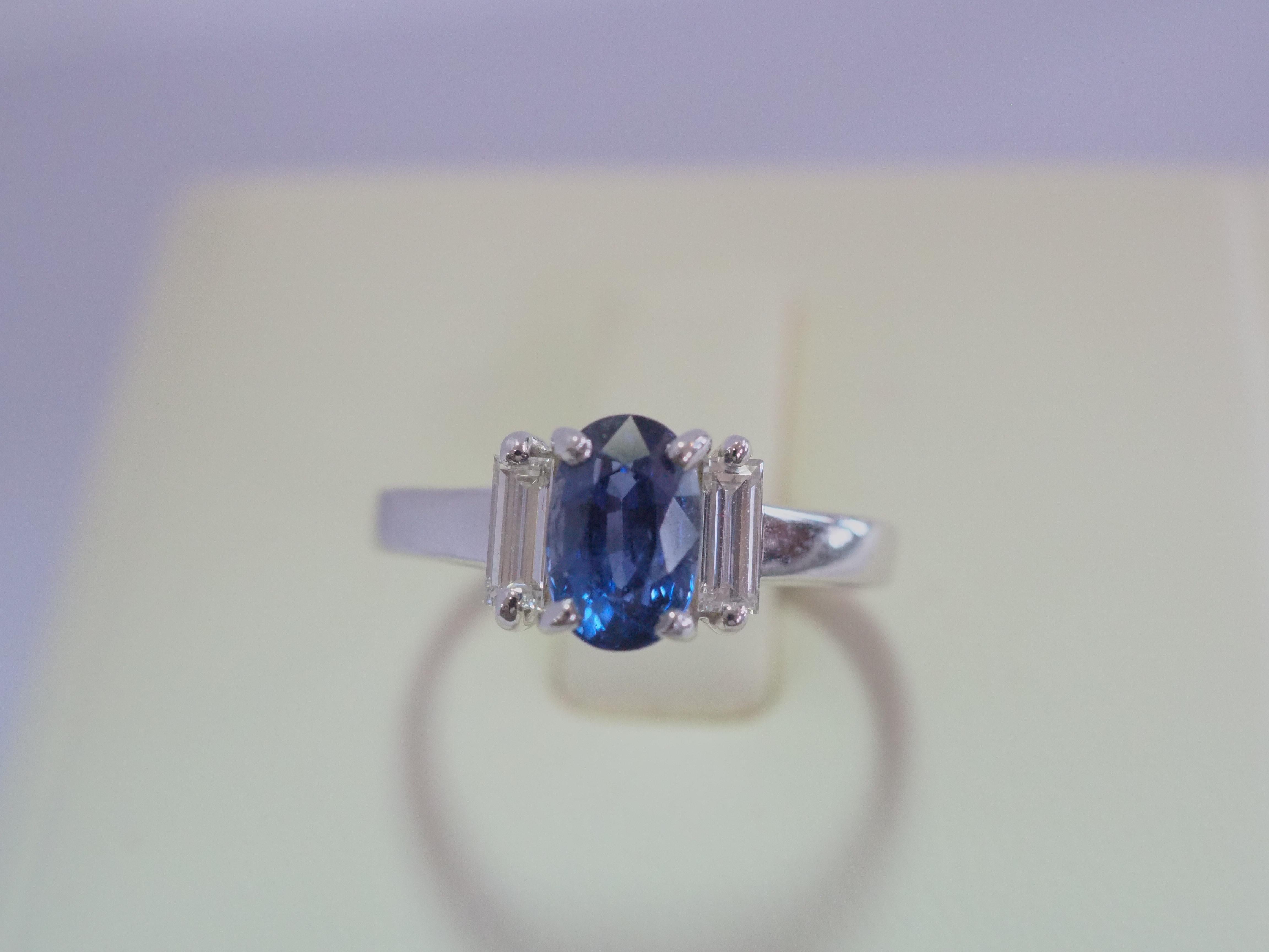 18K White Gold 1.60ct Blue Sapphire & 0.40ct Baguette Diamond Engagement Ring For Sale 1