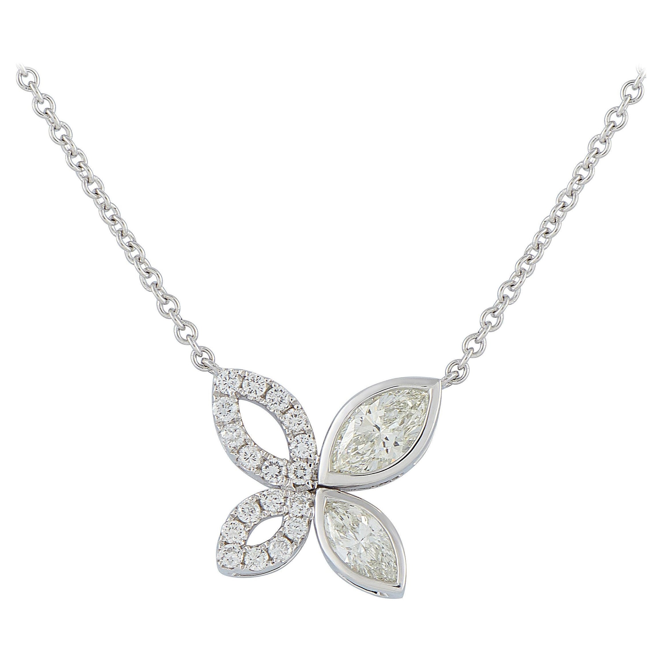 Collier papillon en or blanc 18K avec 1,62 ct de diamant ANK-20491 en vente