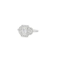Anillo de compromiso de oro blanco de 18 quilates con diamantes talla esmeralda de 1,63 ctw