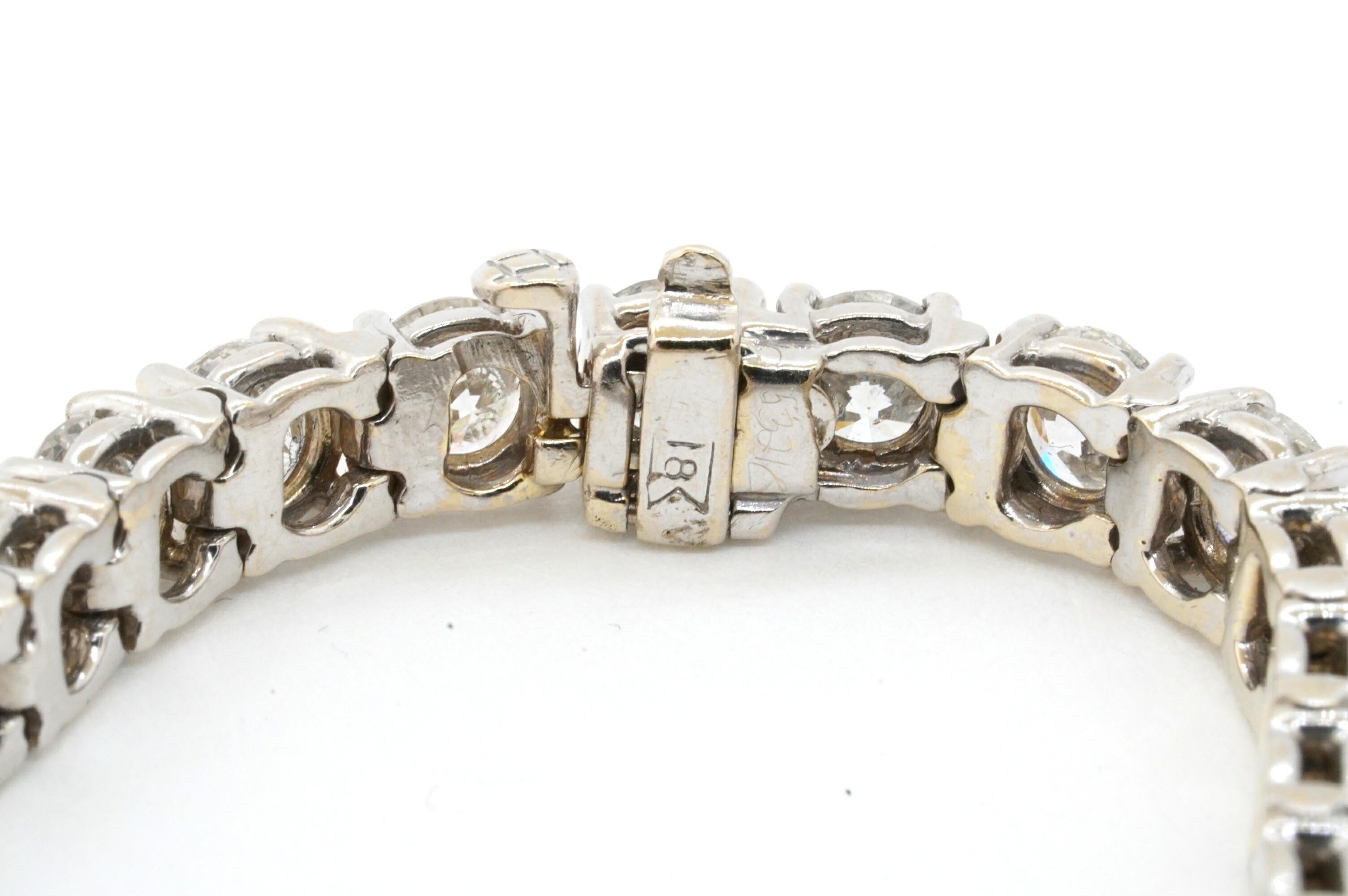 Modern 18K White Gold 16.50ct Diamond Tennis Line Bracelet w/ 0.50ct Diamonds For Sale