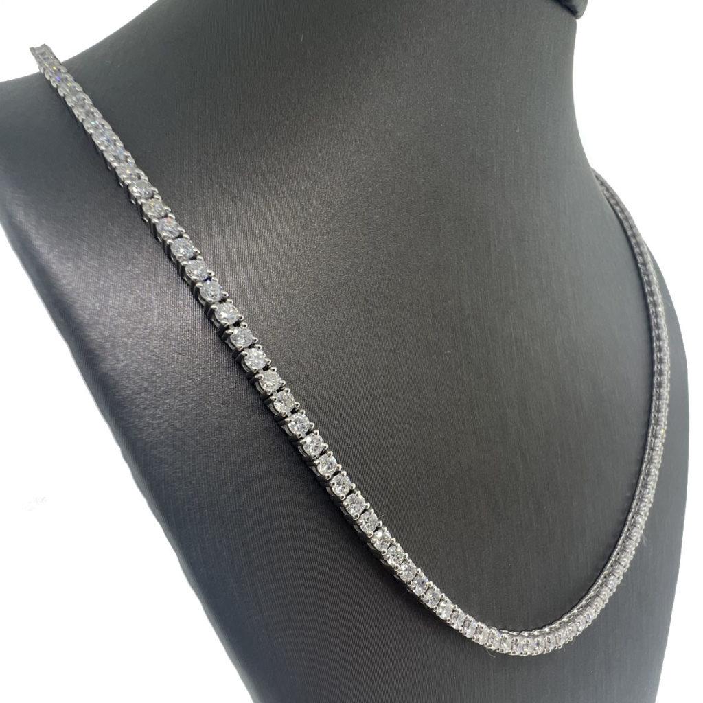 18k White Gold 16.79g 6.15 Carat Diamond Tennis Necklace In New Condition For Sale In Boca Raton, FL