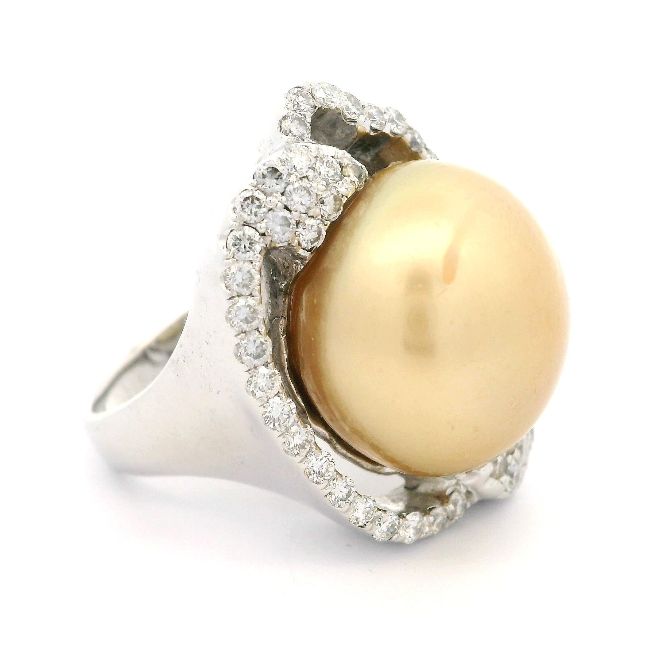 18 Karat Weißgold 16 mm Goldene Südseeperle mit 0,85 Karat Diamant Schwerer Cocktail-Ring im Angebot 6