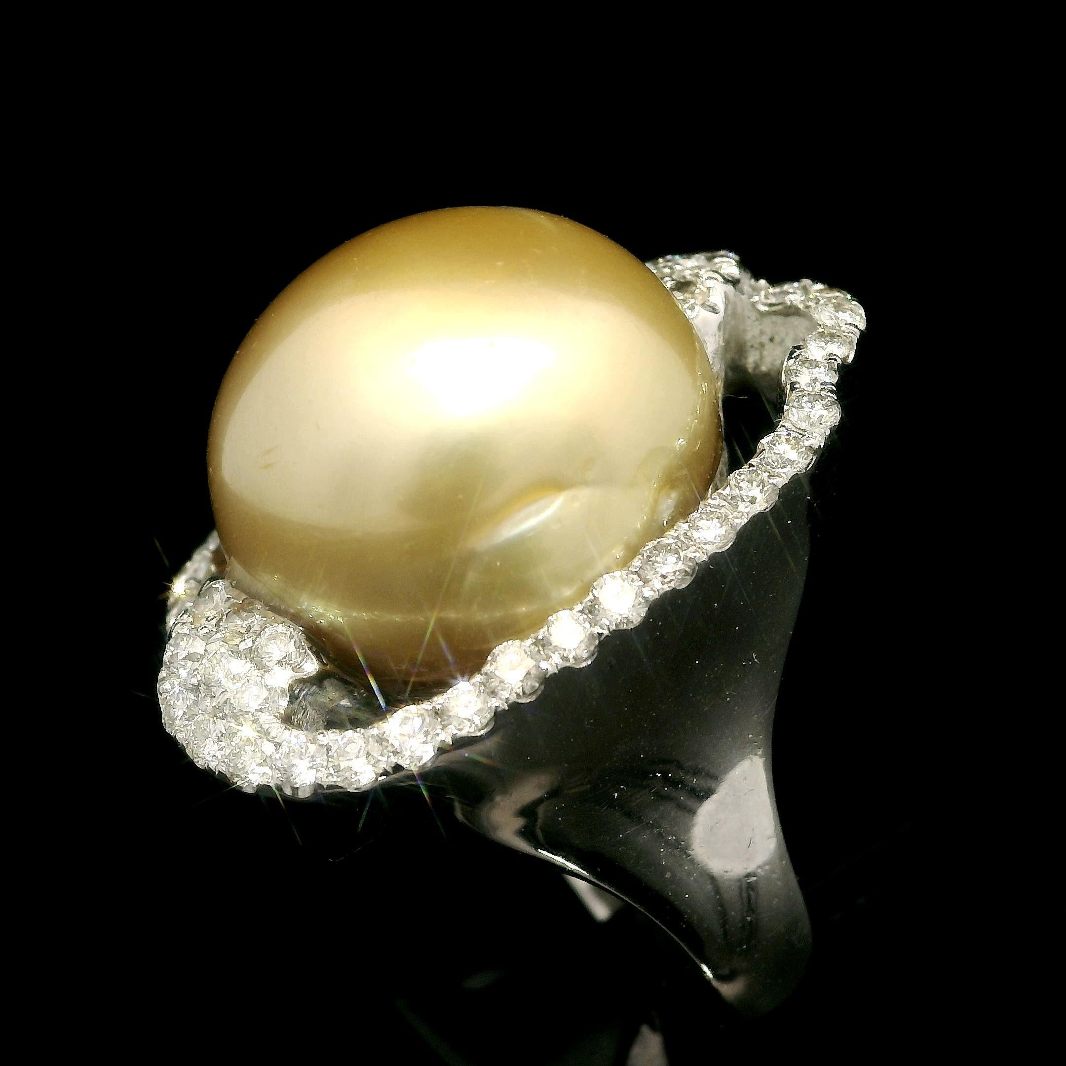 18 Karat Weißgold 16 mm Goldene Südseeperle mit 0,85 Karat Diamant Schwerer Cocktail-Ring im Zustand „Hervorragend“ im Angebot in Montclair, NJ