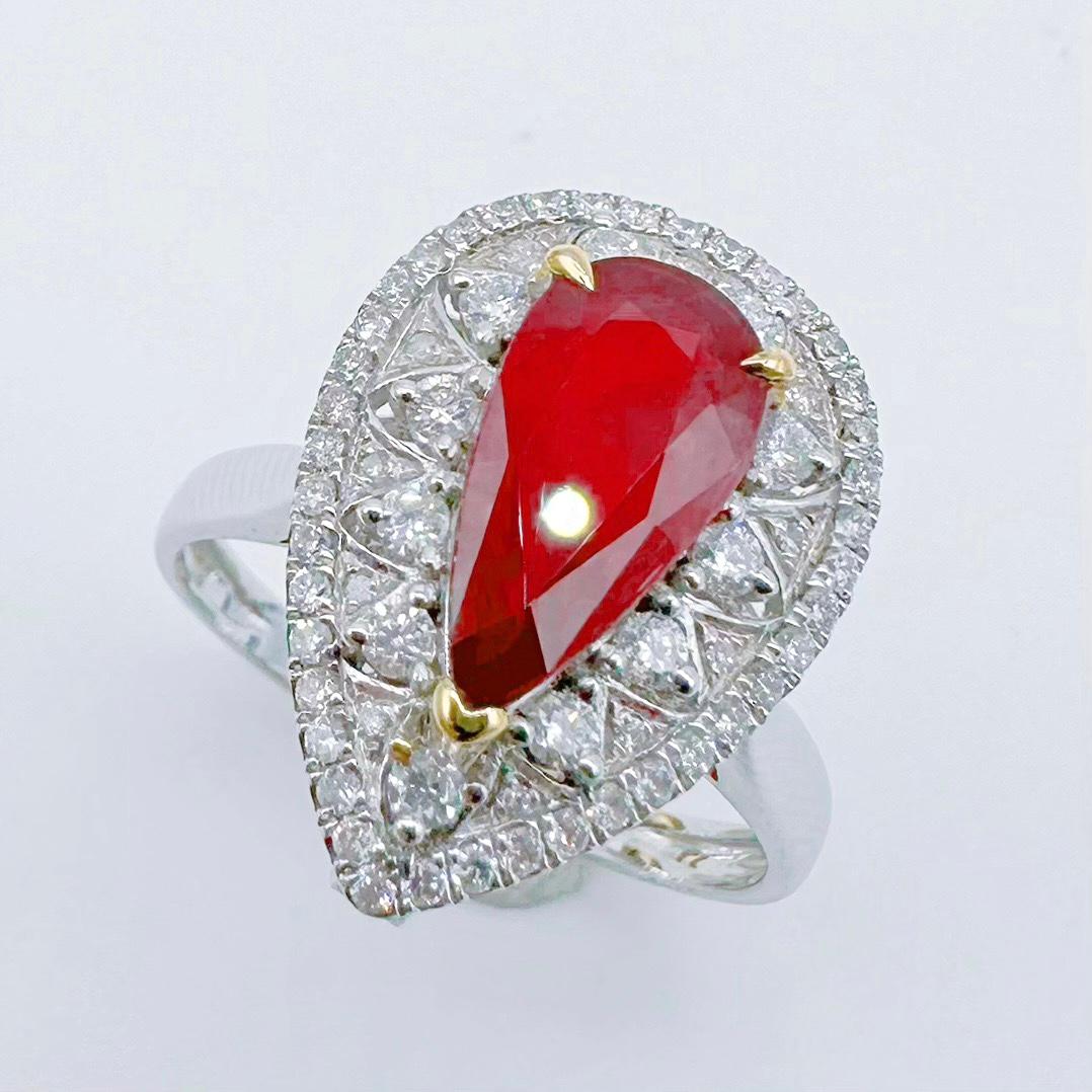 Modern 18K White Gold 1.78 CT Unheated Ruby Diamond Ring For Sale