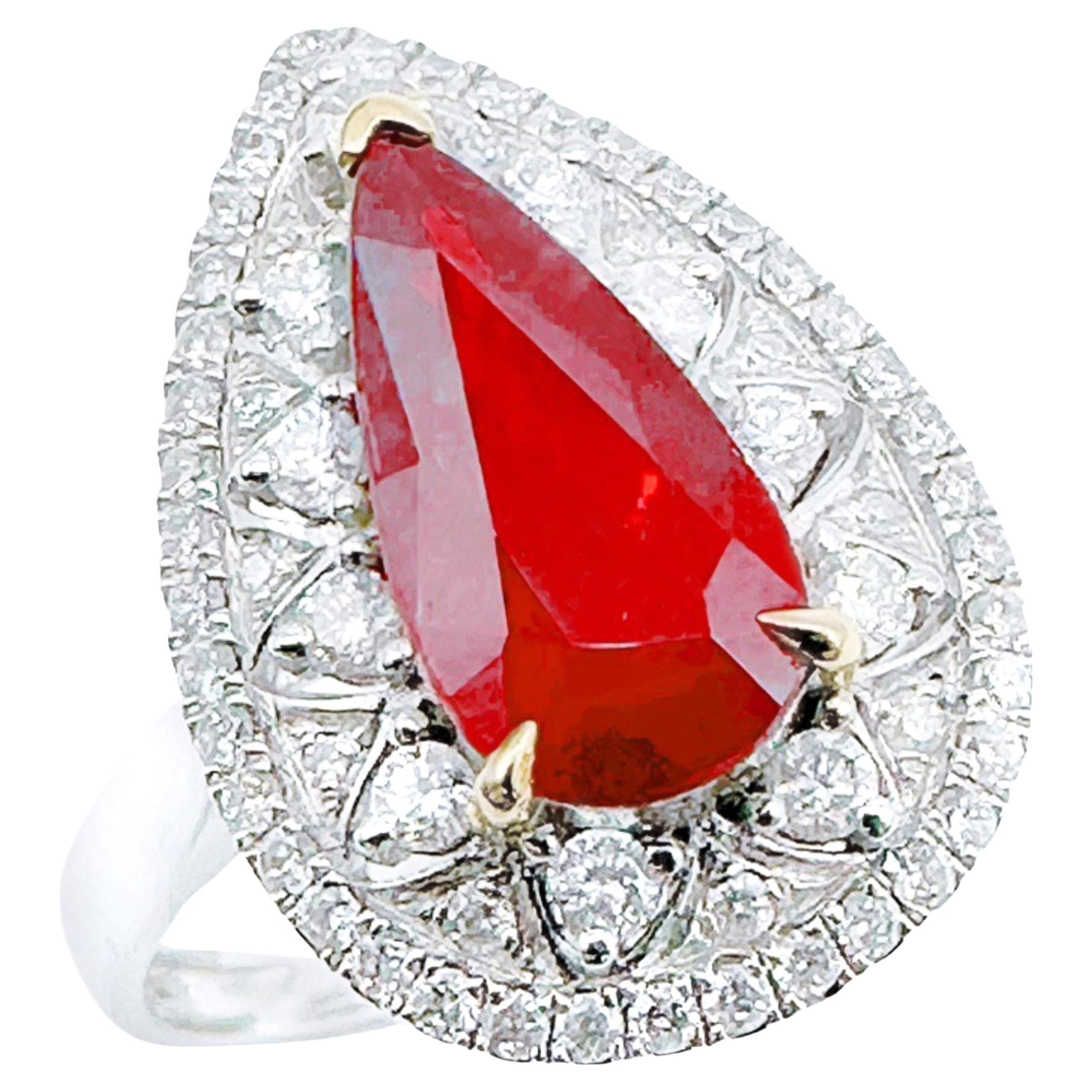 Anillo de oro blanco de 18 quilates con un diamante rubí sin calentar de 1,78 quilates