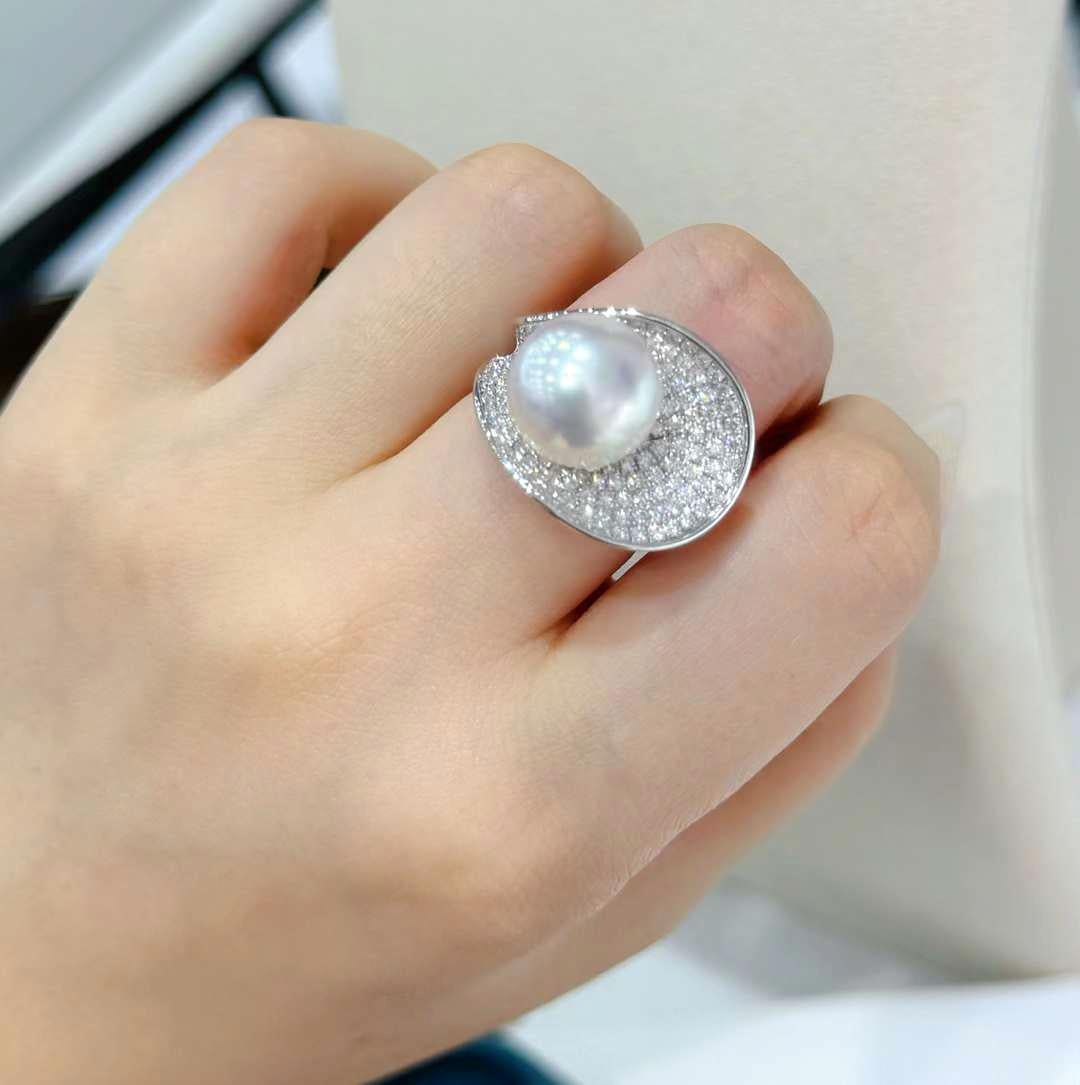 Uncut 【Sculpted Geometry】Spiral Orbit Aurora South Sea Pearl Diamond Dust Ring For Sale