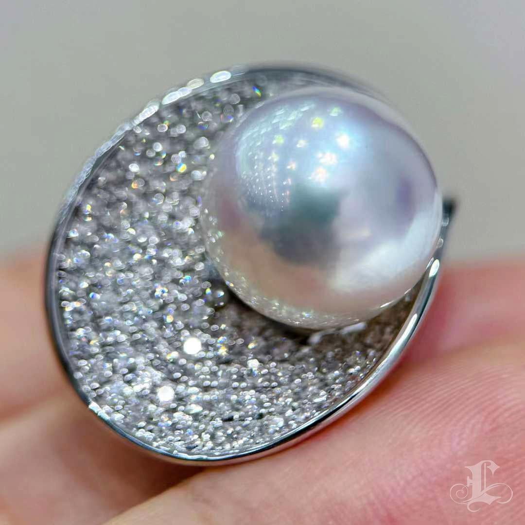 【Sculpted Geometry】Spiral Orbit Aurora South Sea Pearl Diamond Dust Ring For Sale 1
