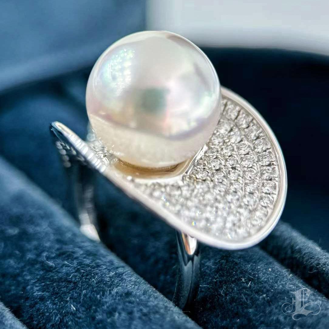 【Sculpted Geometry】Spiral Orbit Aurora South Sea Pearl Diamond Dust Ring For Sale 2