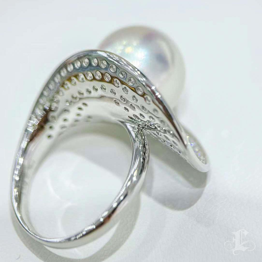 【Sculpted Geometry】Spiral Orbit Aurora South Sea Pearl Diamond Dust Ring For Sale 3