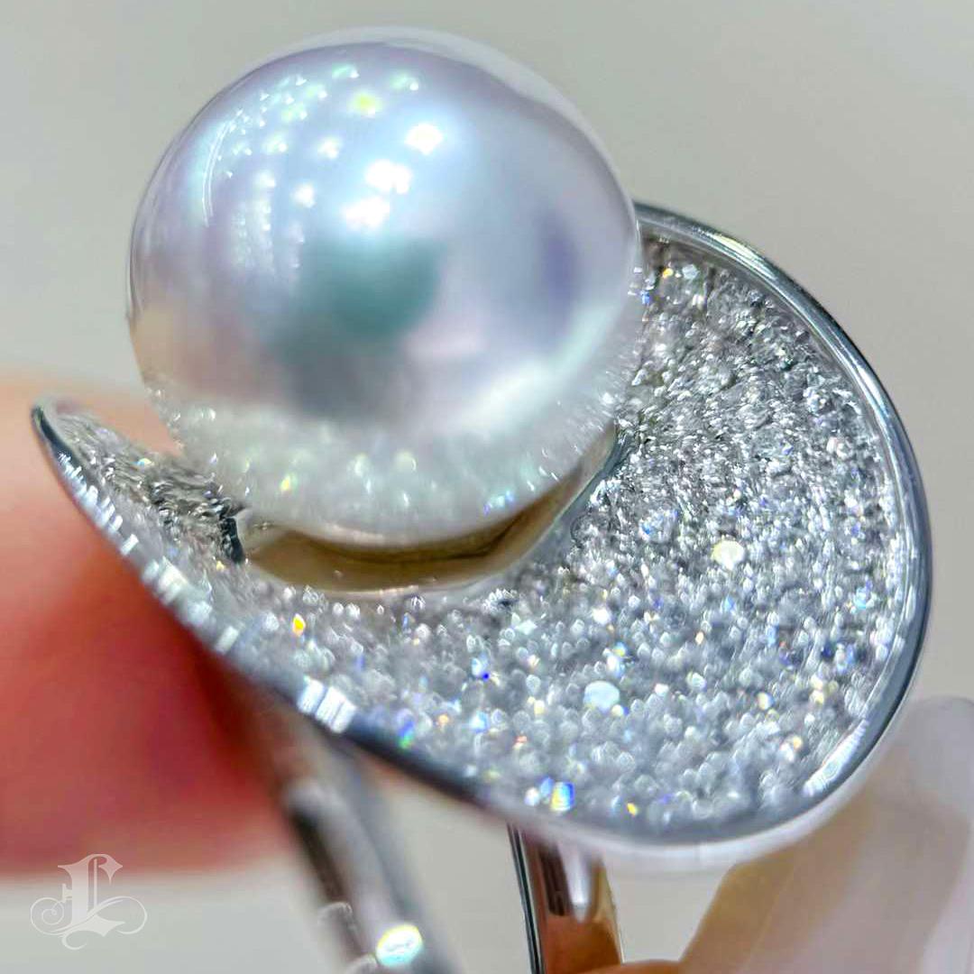 【Sculpted Geometry】Spiral Orbit Aurora South Sea Pearl Diamond Dust Ring For Sale 4