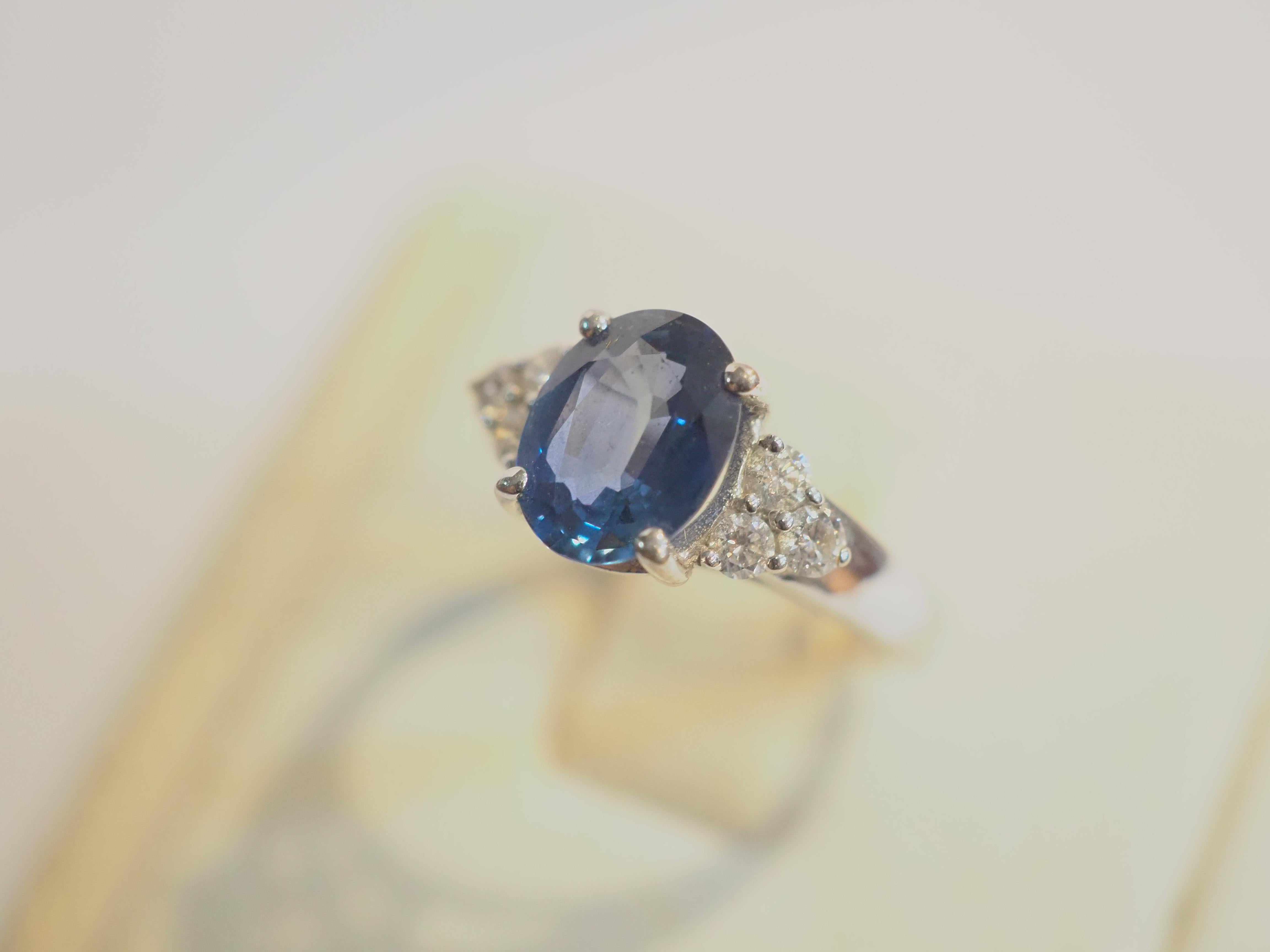 18k White Gold 1.87ct Blue Sapphire & 0.30ct Diamond Engagement Ring For Sale 3