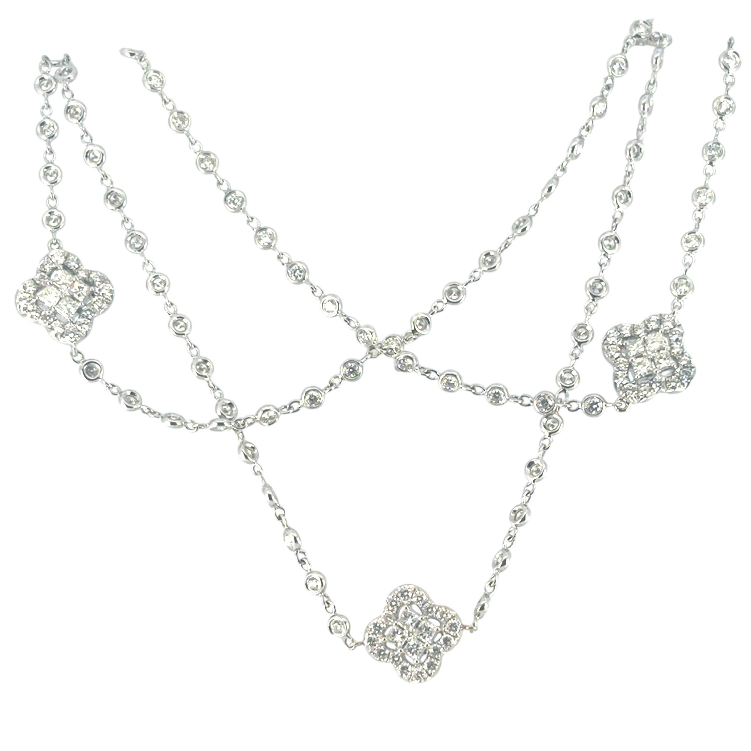 Questa splendida collana di quadrifogli in oro e diamanti è in ottime condizioni ed è pronta per essere spedita!

Materiale: oro bianco 18k
Dettagli sui diamanti: Ci sono circa 18 carati di diamanti. Ci sono diamanti nei cinque quadrifogli e altri
