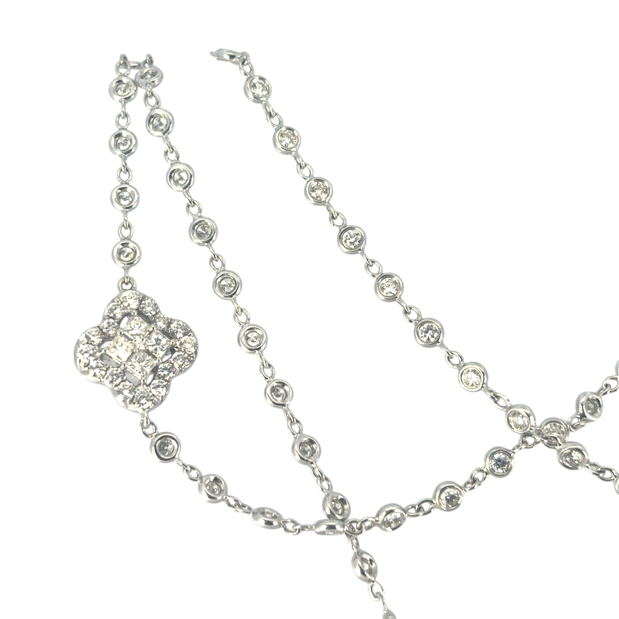 Taglio rotondo Collana Multi Clovers con diamanti in oro bianco 18 ct. in vendita