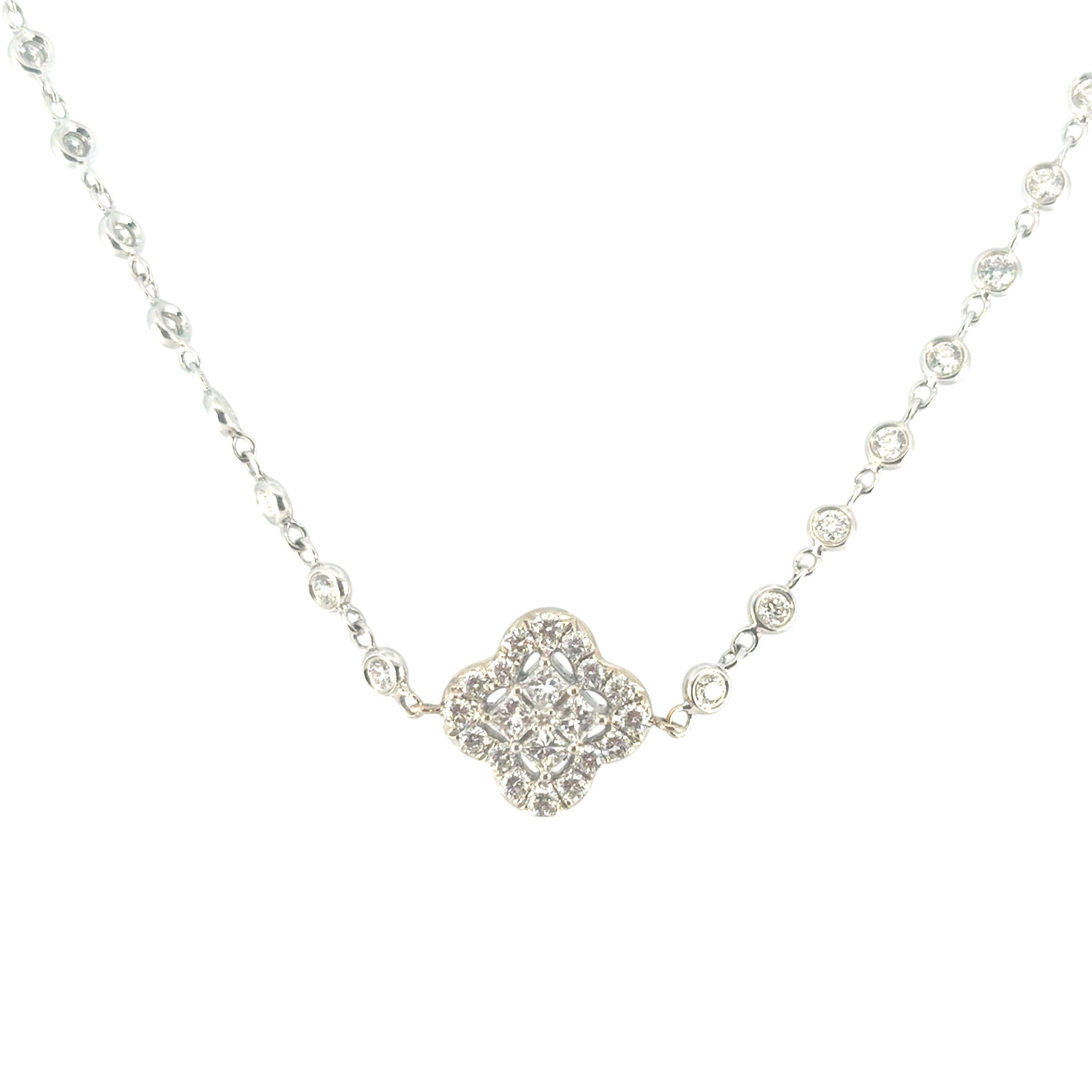 Collana Multi Clovers con diamanti in oro bianco 18 ct. in vendita 1