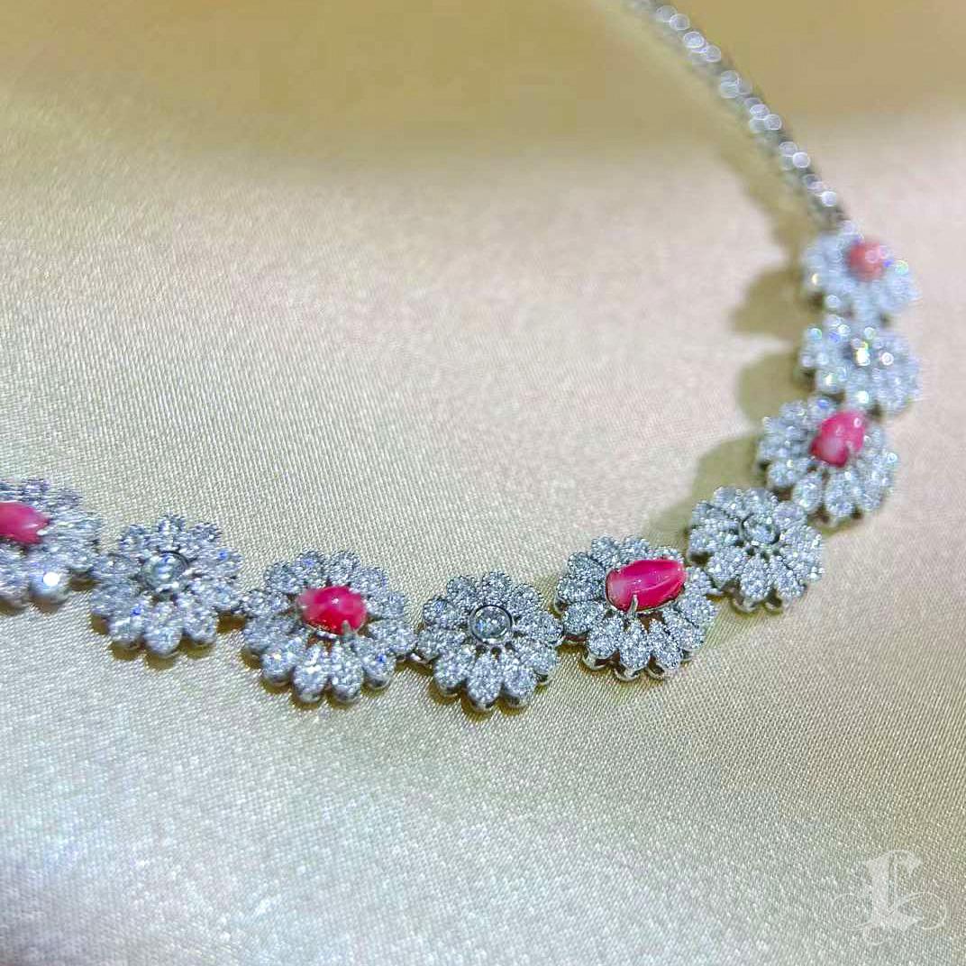 Uncut 【Conchéa】Flora Royale Conch Pearl & Diamond Necklace — 2.0ct For Sale