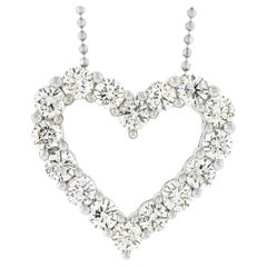 Pendentif en or blanc 18k avec grand diamant 1,92ctw Open Slide Heart sur chaîne de perles de 16 pouces