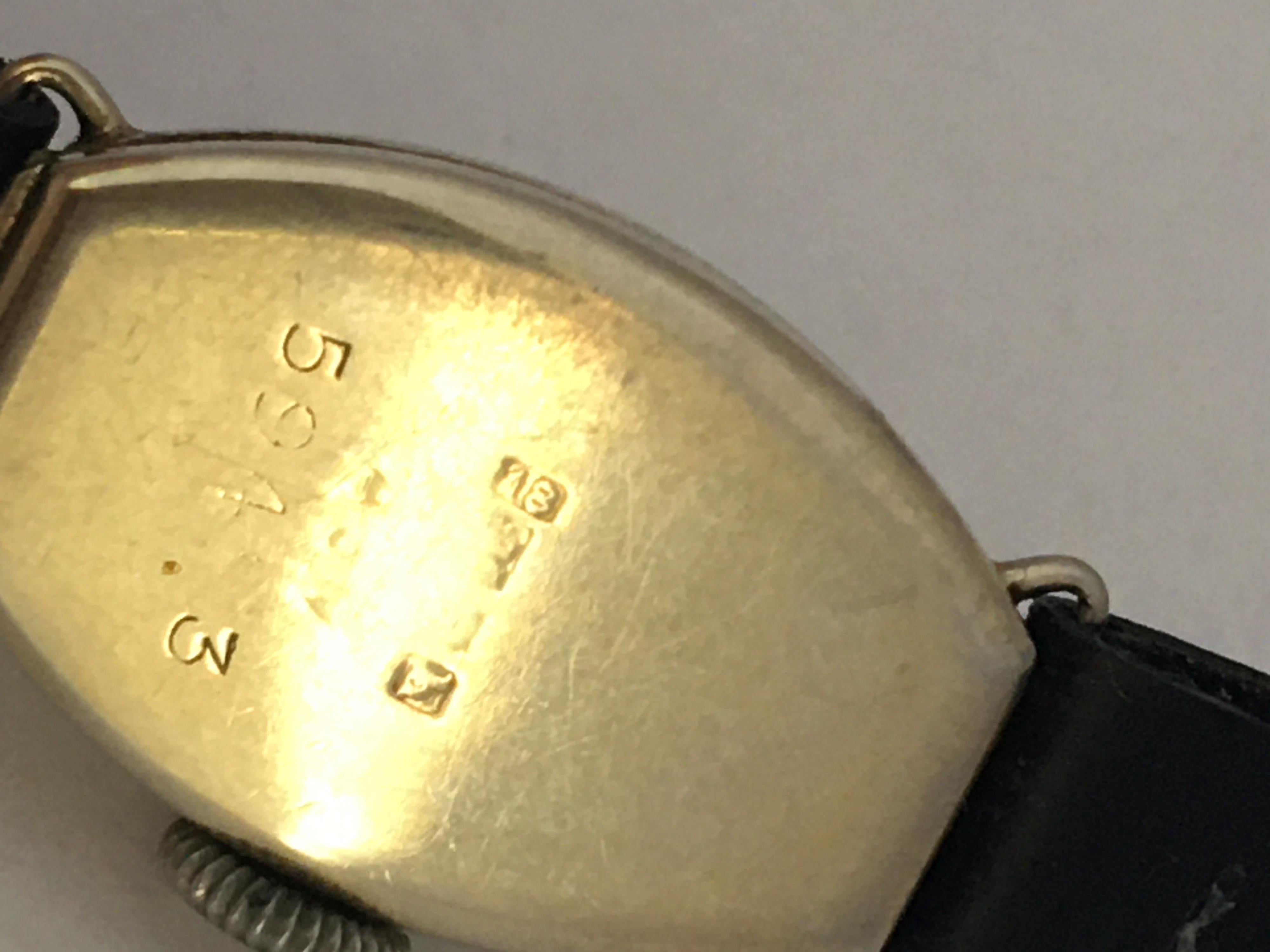 18 Karat White Gold 1930s Vintage Ladies Mechanical Watch For Sale 2