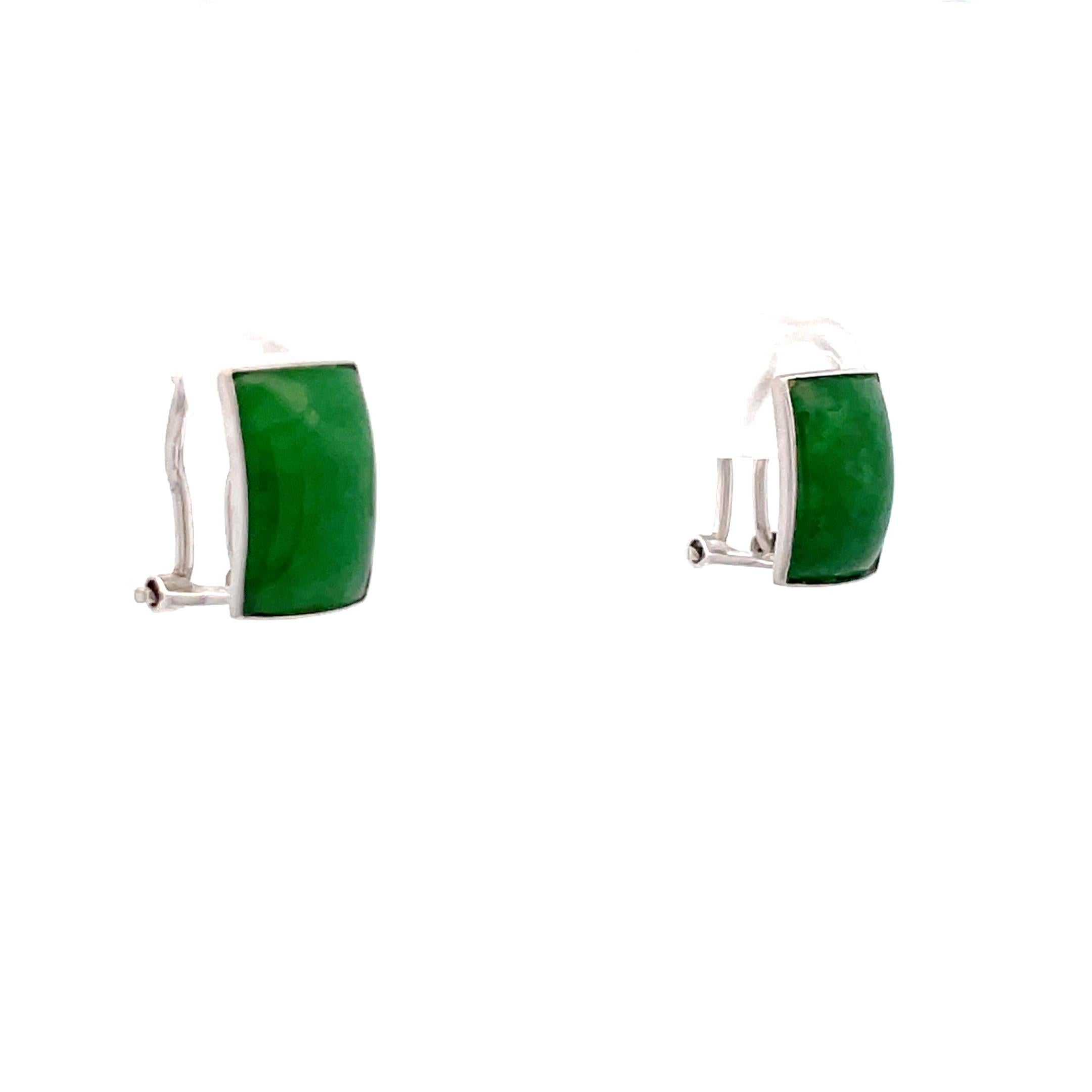 Contemporary 18K White Gold 1960s Bezel Set Jade Lever Back Earrings  For Sale