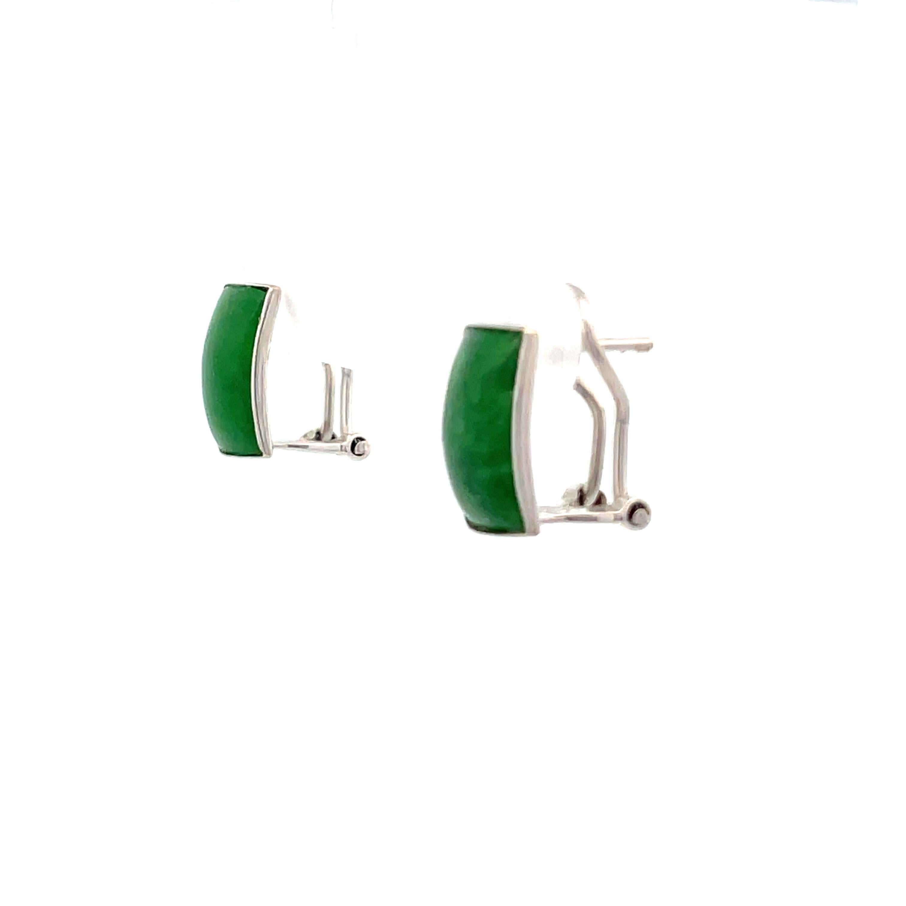 Women's or Men's 18K White Gold 1960s Bezel Set Jade Lever Back Earrings  For Sale
