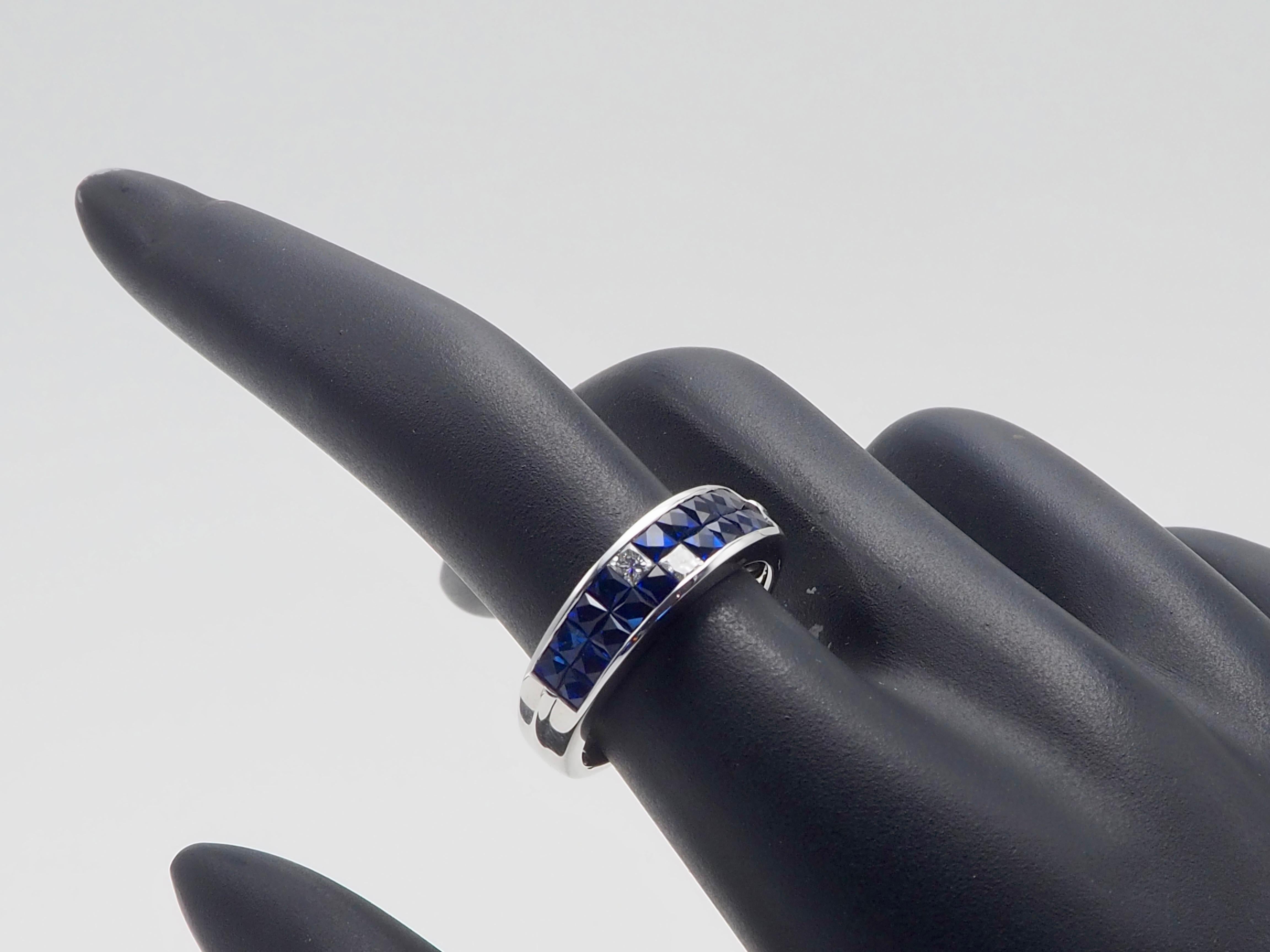 Bague invisible en or blanc 18 carats 1,96 saphir bleu quadrillé et 0,16 diamant en vente 1