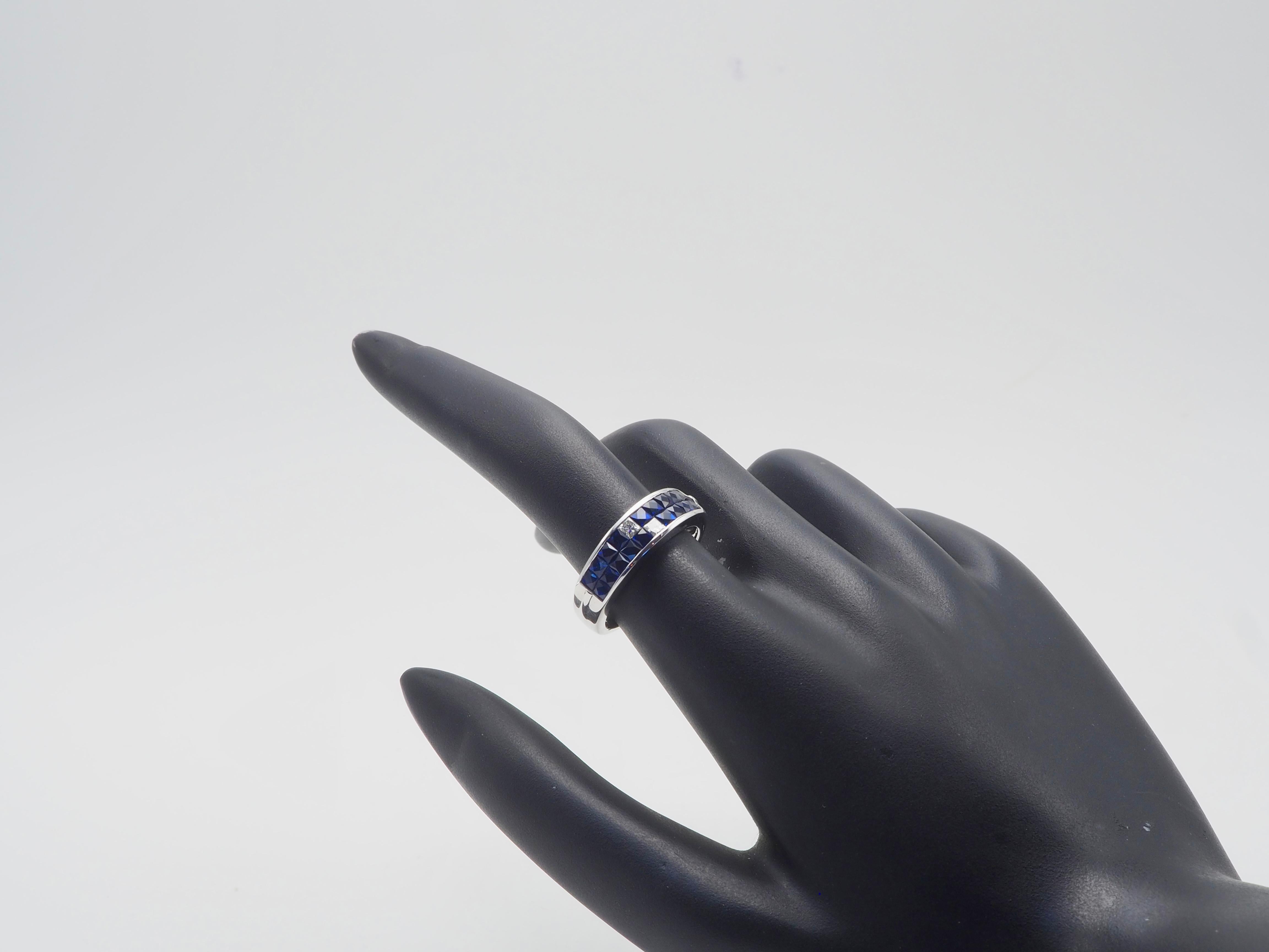 Bague invisible en or blanc 18 carats 1,96 saphir bleu quadrillé et 0,16 diamant en vente 2