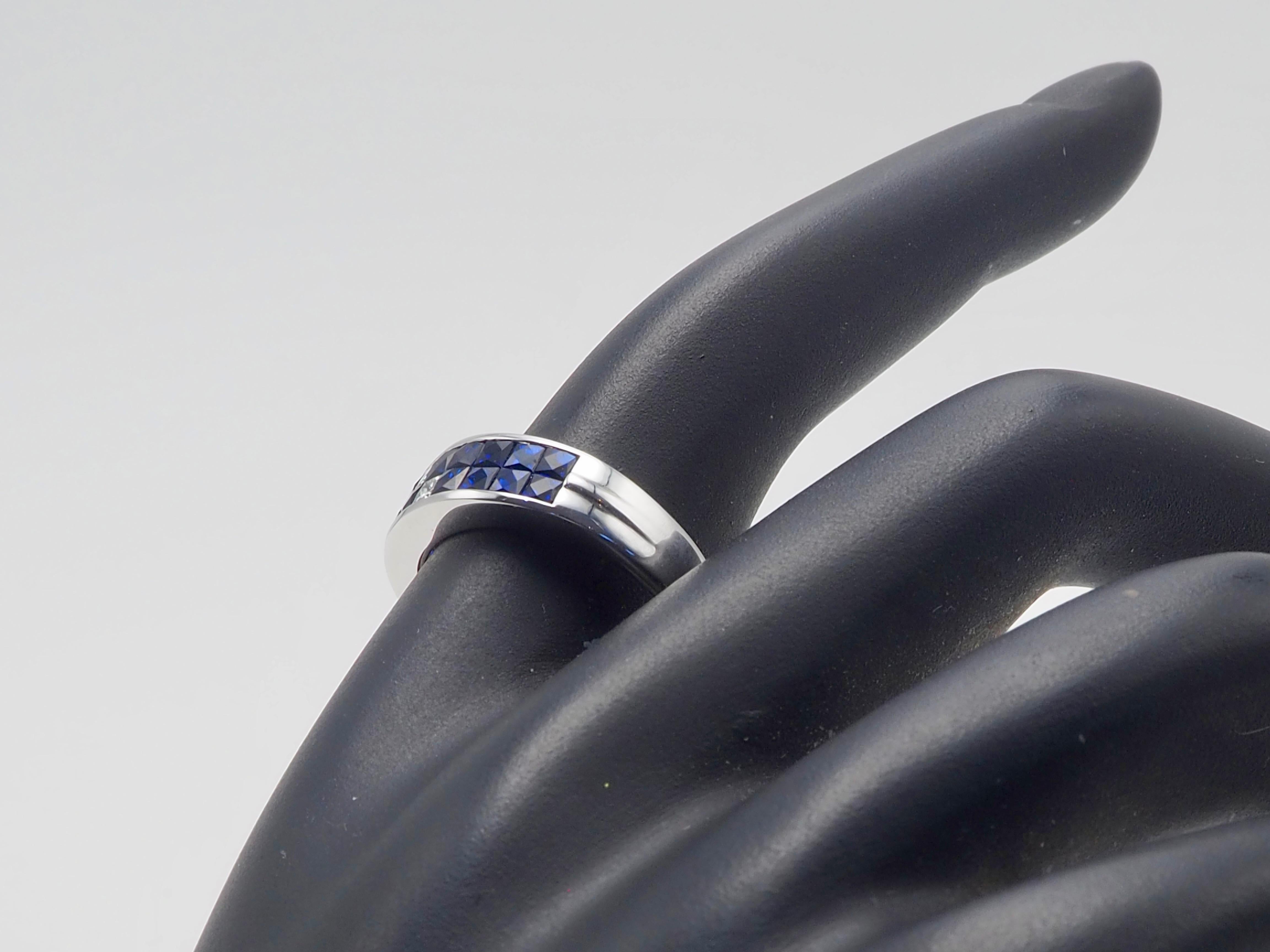 Bague invisible en or blanc 18 carats 1,96 saphir bleu quadrillé et 0,16 diamant en vente 3