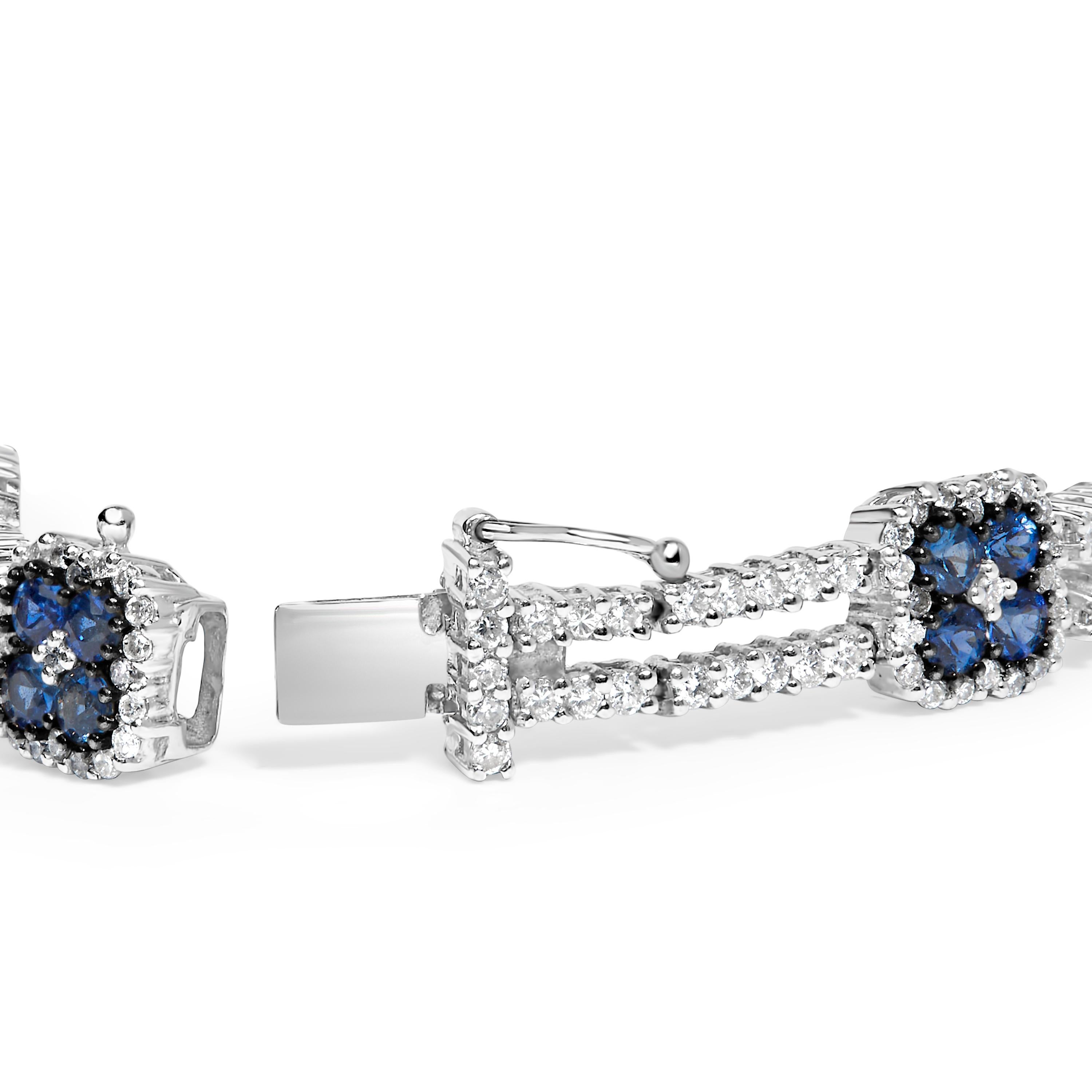 Plongez dans l'élégance de ce bracelet en or blanc 18 carats, richement rhodié pour une brillance et une durabilité accrues. Ce chef-d'œuvre entrelace deux rangées de diamants sertis à la main, minutieusement partagés, pesant un somptueux 2 3/4