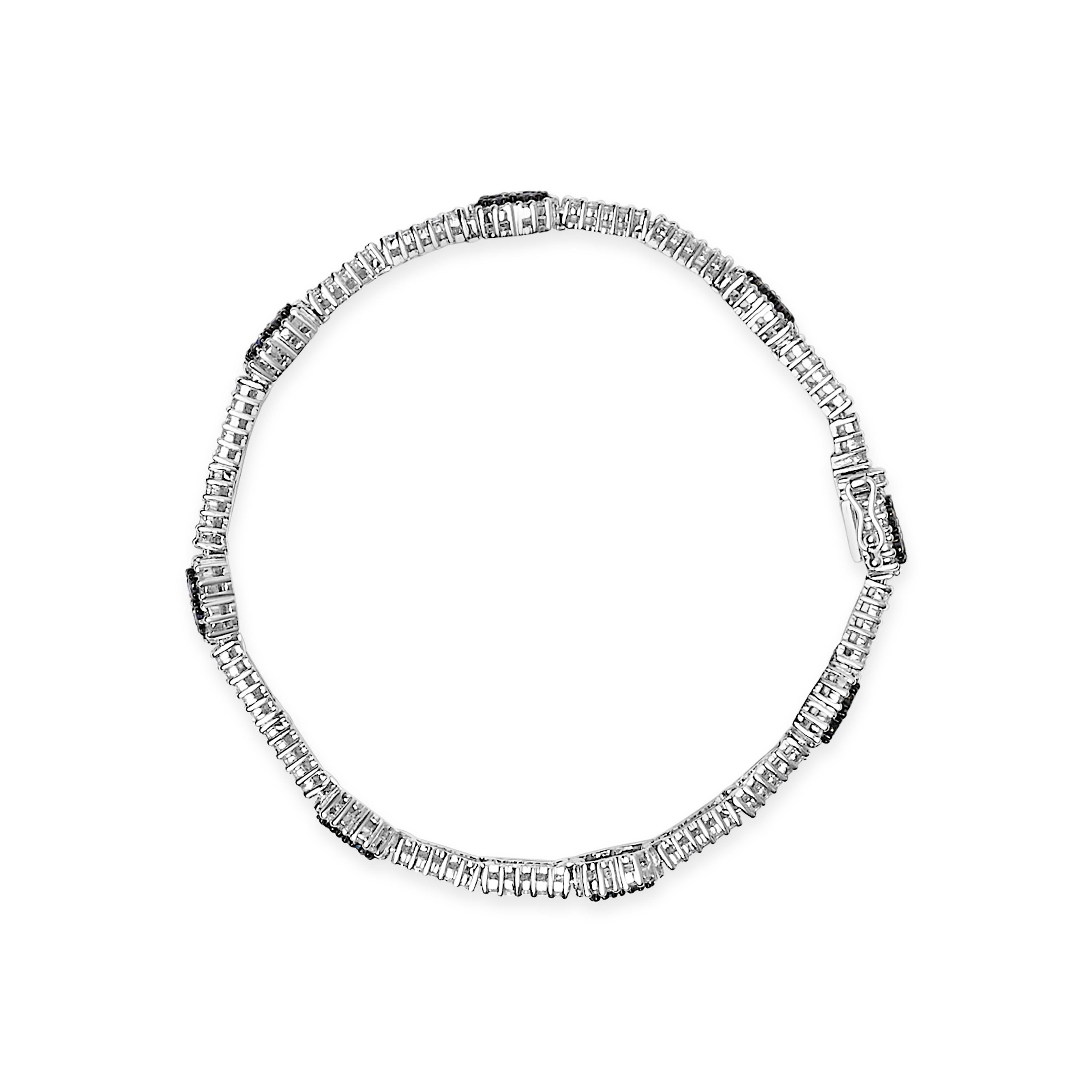 Moderne The Row Link en or blanc 18K, diamant 2 3/4 Cttw et saphir 3x3MM en vente