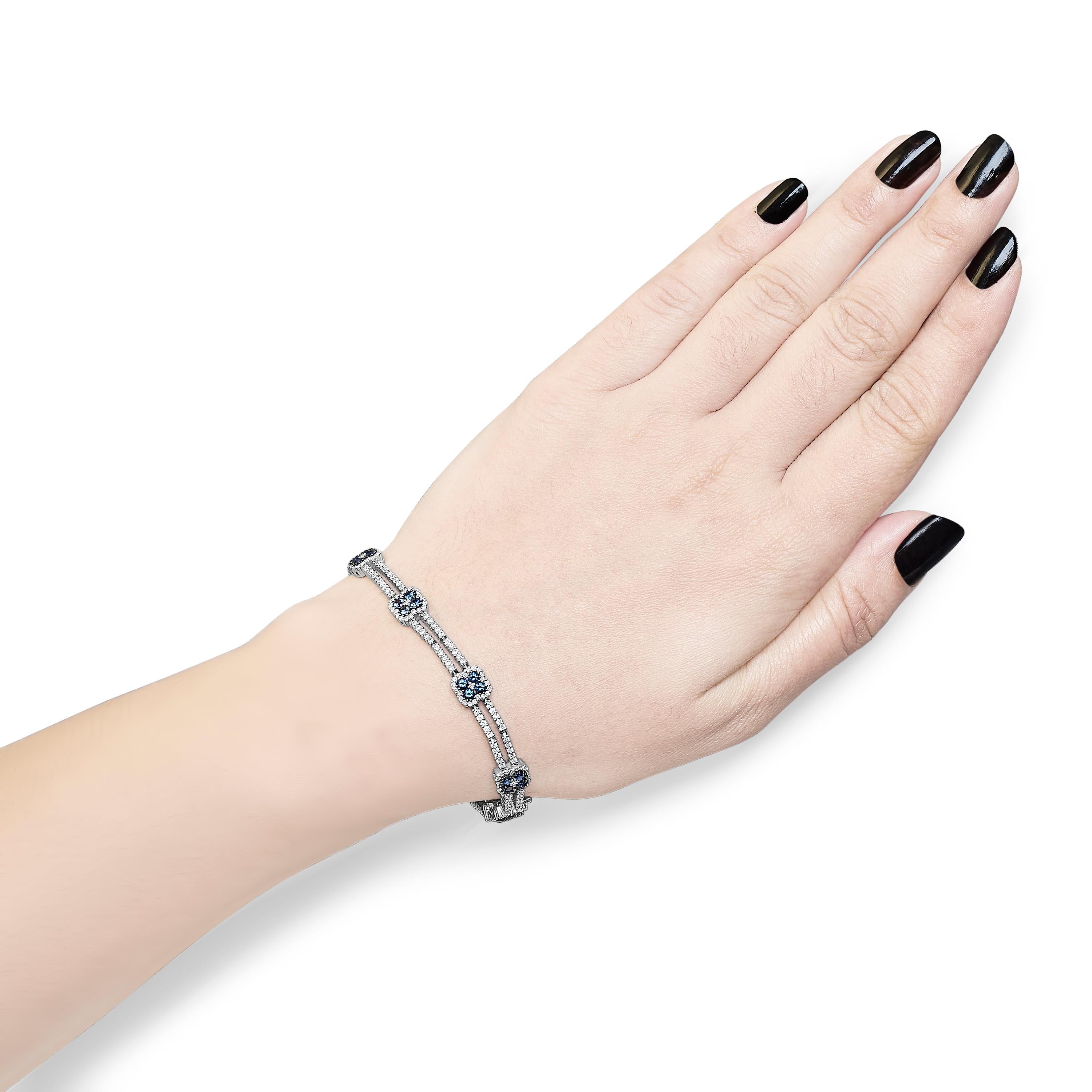 The Row Link en or blanc 18K, diamant 2 3/4 Cttw et saphir 3x3MM Neuf - En vente à New York, NY