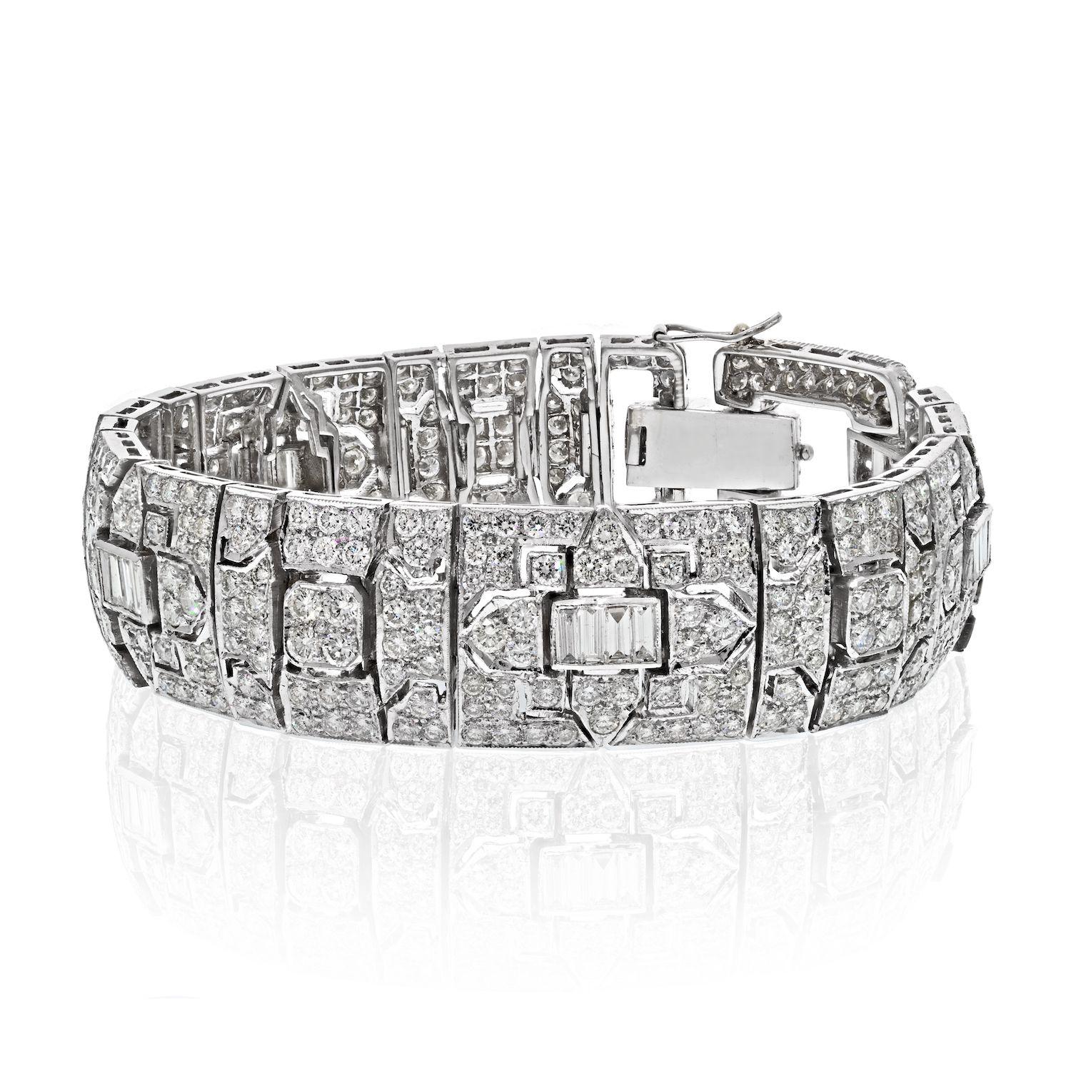 18K White Gold 20 Carat Estate Diamond Bracelet In Excellent Condition In New York, NY