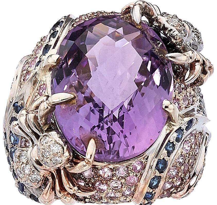 18k White Gold 20 ct Amethyst Cocktail Ring with Sapphire and Diamond Accents For Sale 1