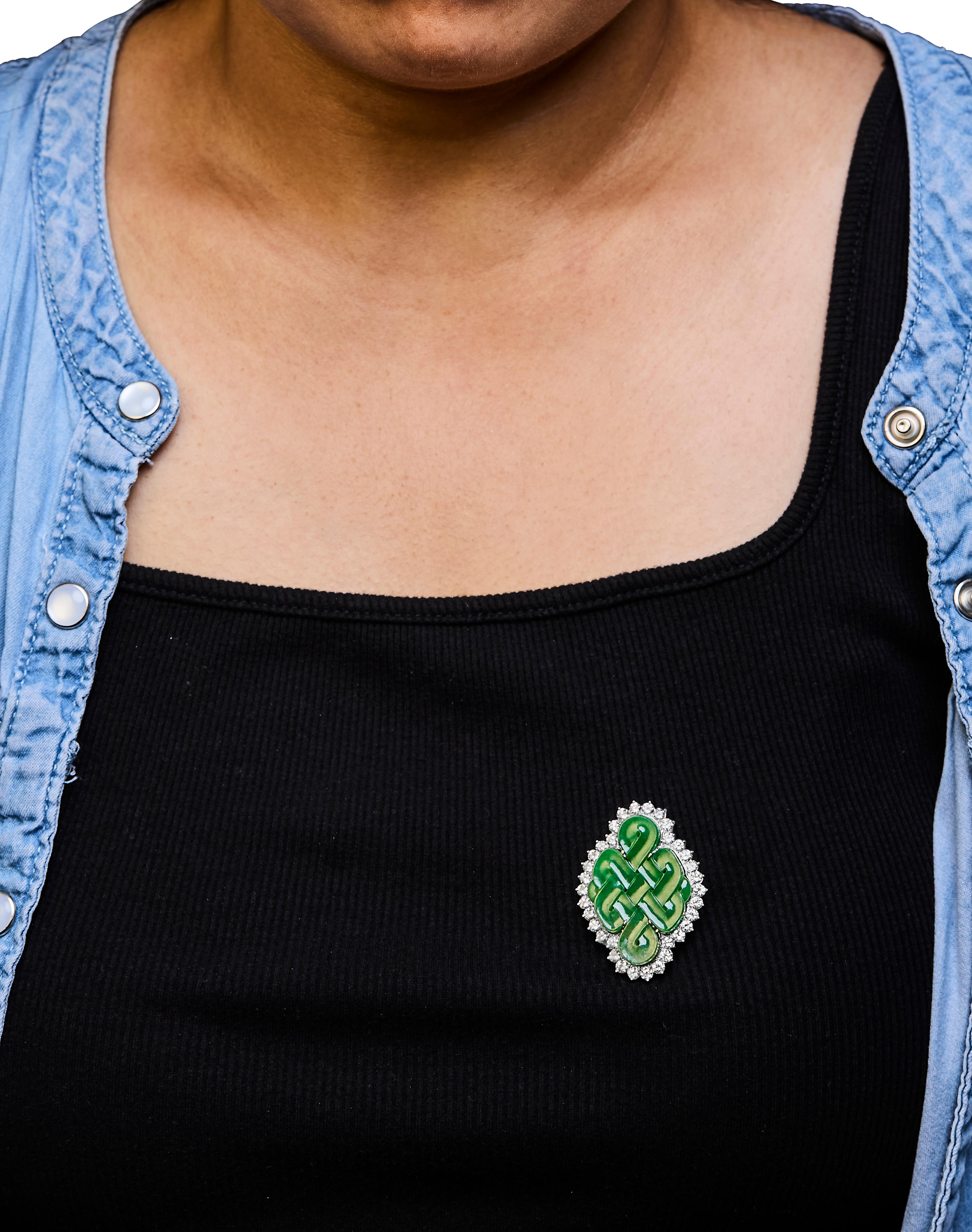 18K White Gold 2.0 Cttw Diamond Halo and Jade Shield Brooch Pin and Pendant In New Condition For Sale In New York, NY