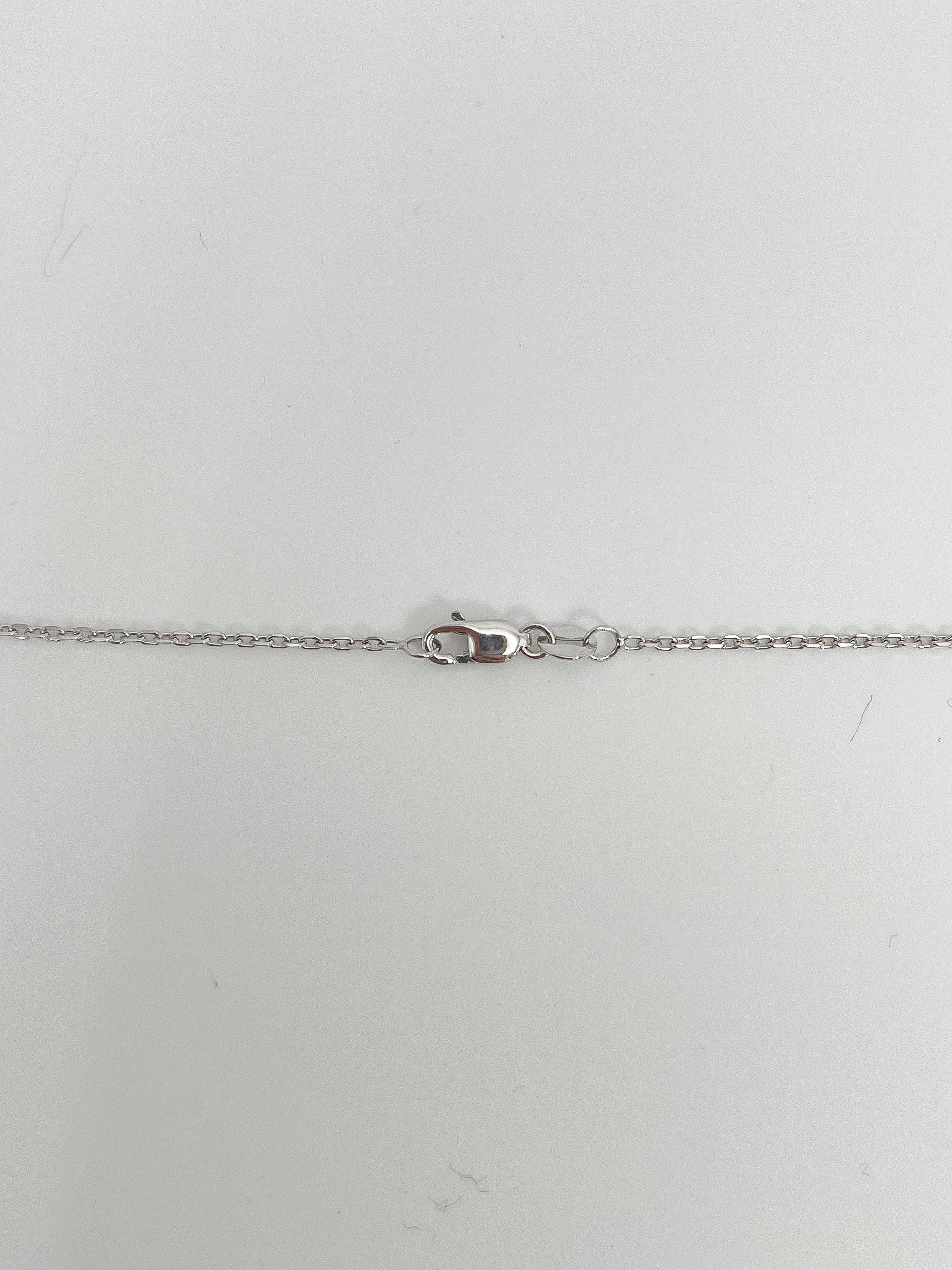 Collier croix en or blanc 18K avec pendentif en diamant de 0,20 CTW Pour femmes en vente